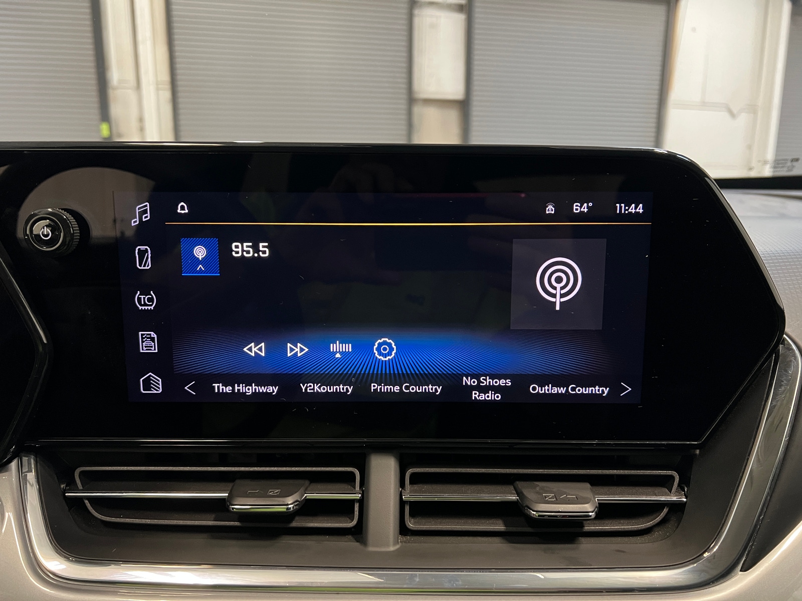 Thumbnail: 2025 Chevrolet Trax - 4