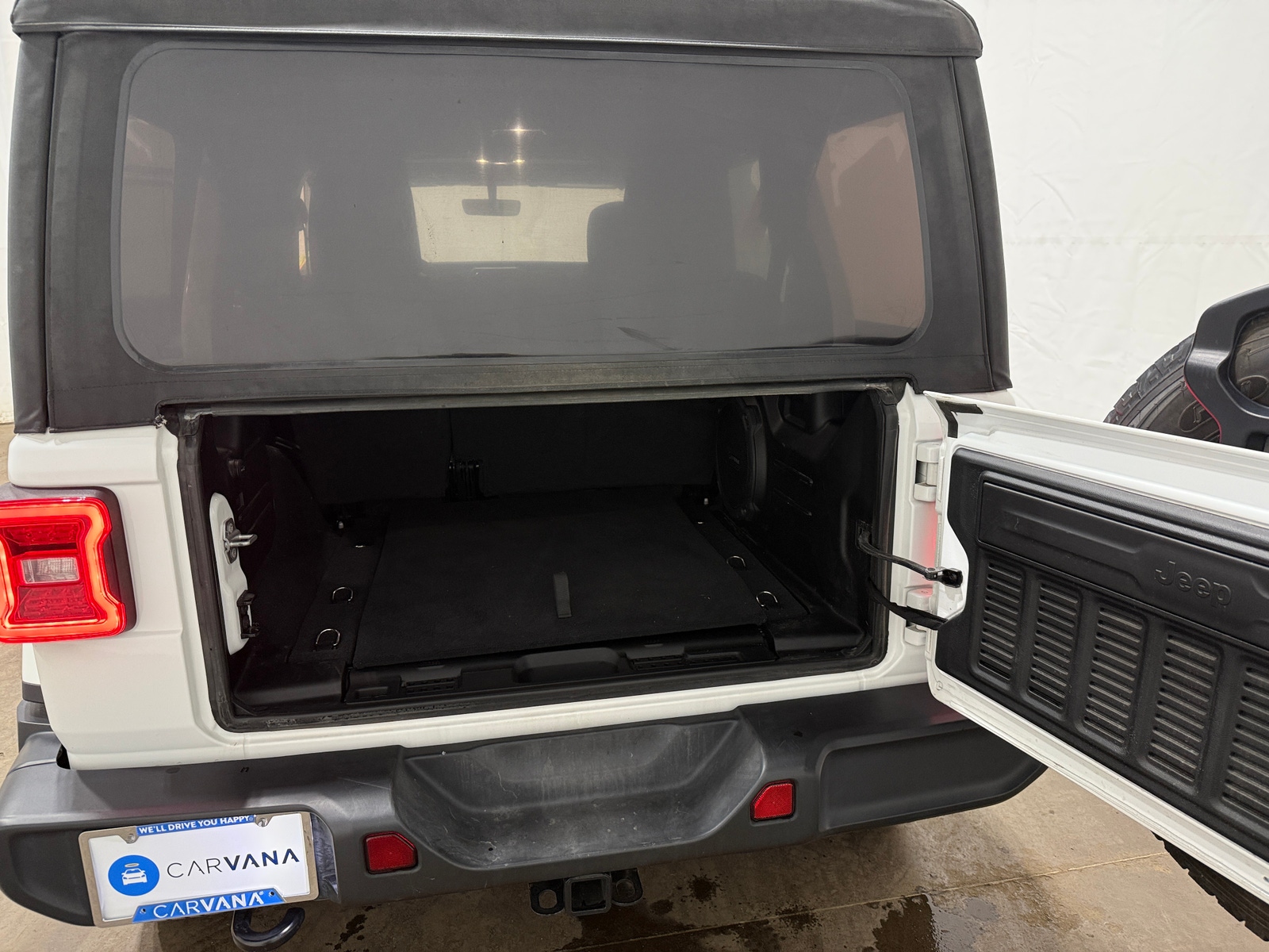 Thumbnail: 2022 Jeep Wrangler - 7