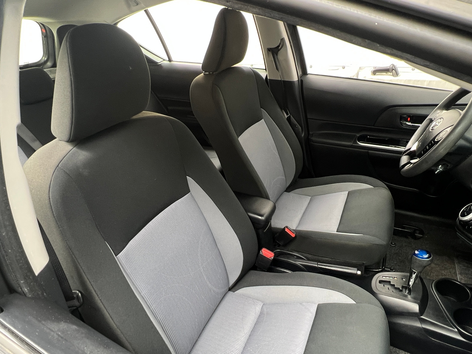 Thumbnail: 2018 Toyota Prius c - 2