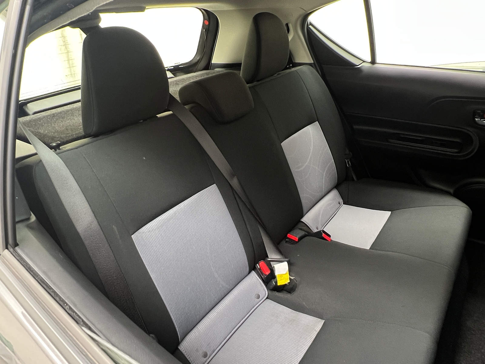 Thumbnail: 2018 Toyota Prius c - 6