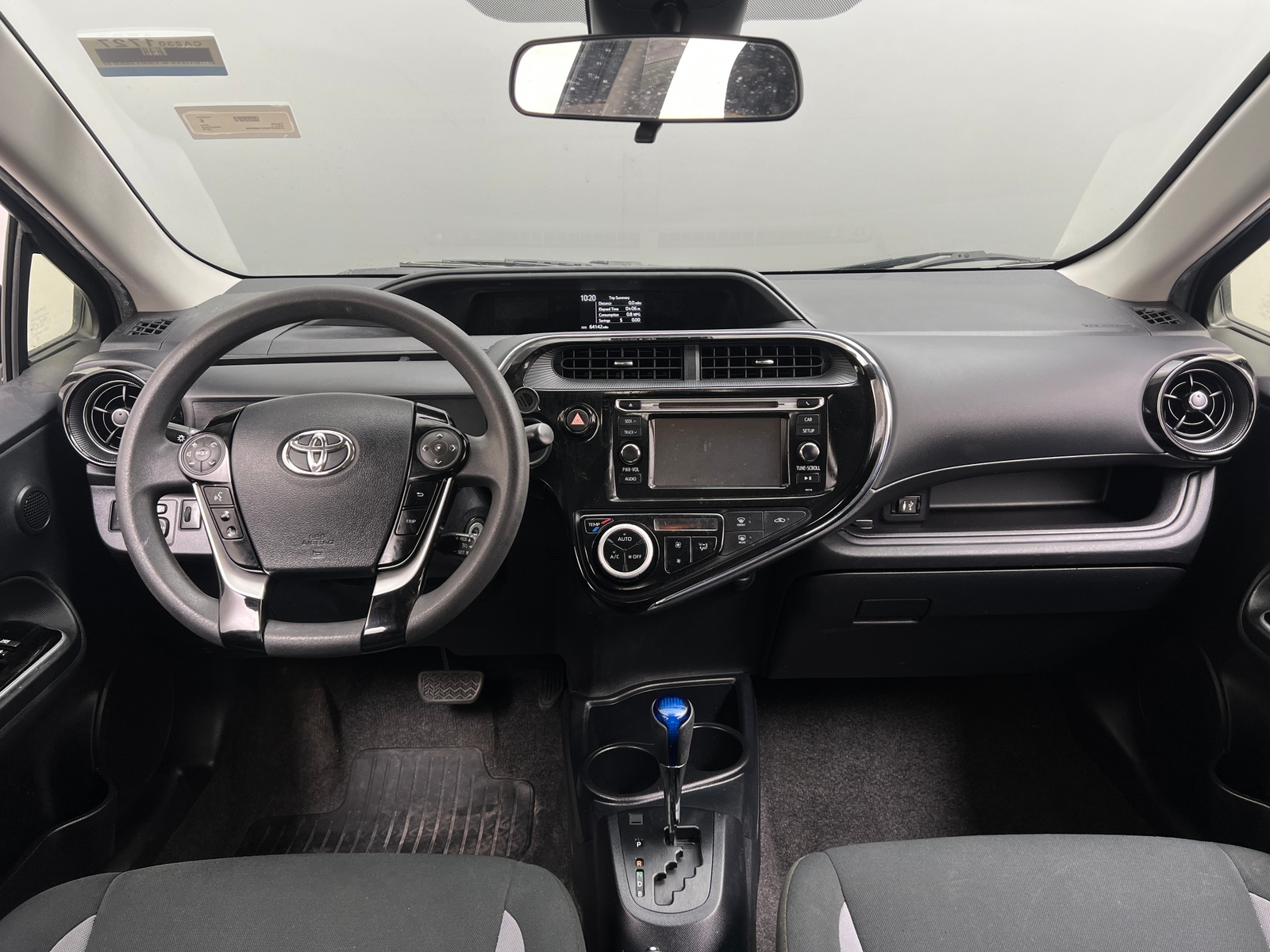 Thumbnail: 2018 Toyota Prius c - 3