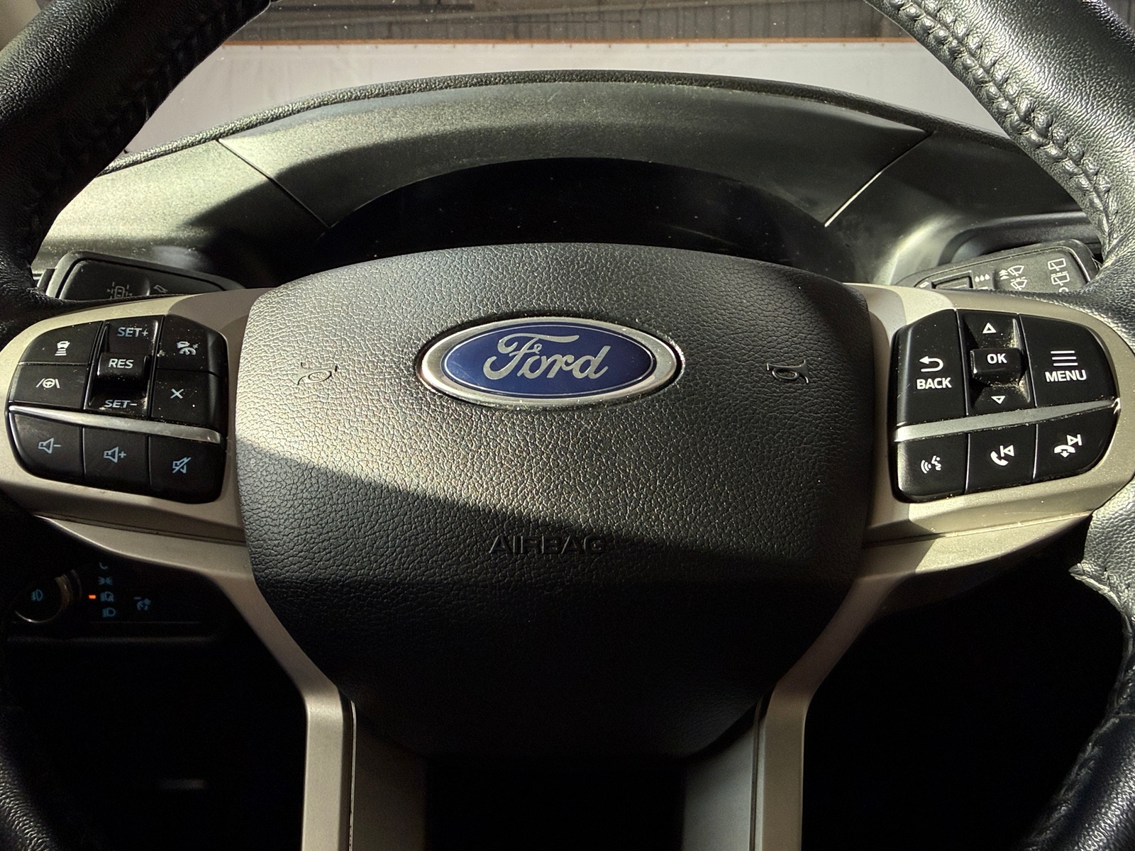 Thumbnail: 2021 Ford Explorer - 5