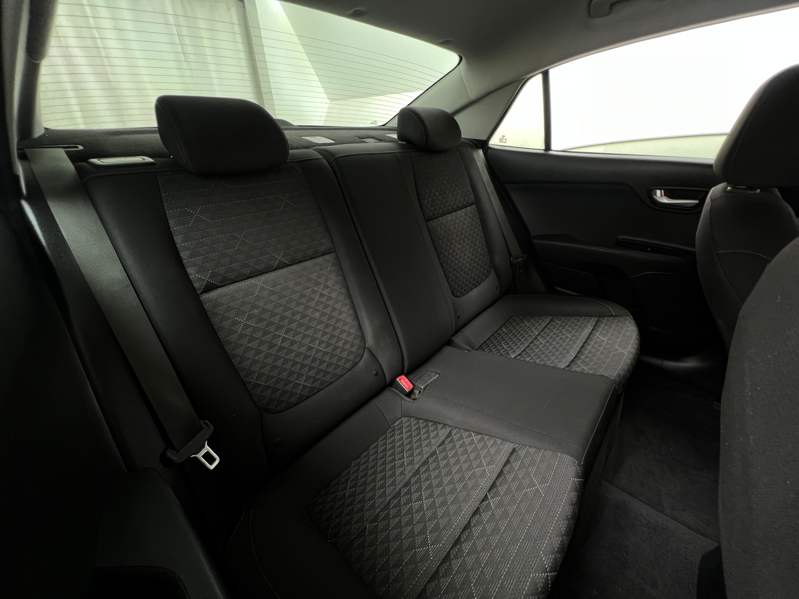 Thumbnail: 2019 Kia Rio - 6