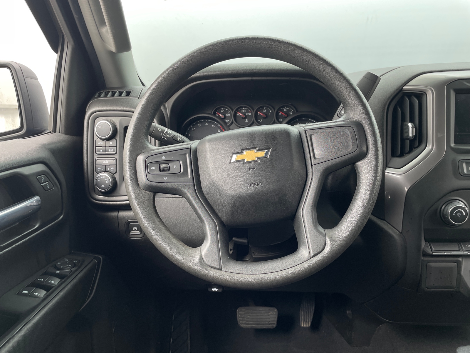 Thumbnail: 2022 Chevrolet Silverado 1500 - 5