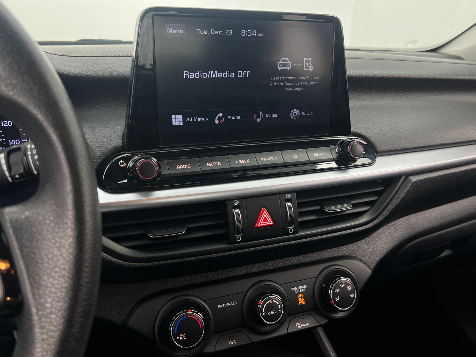 Thumbnail: 2023 Kia Forte - 4