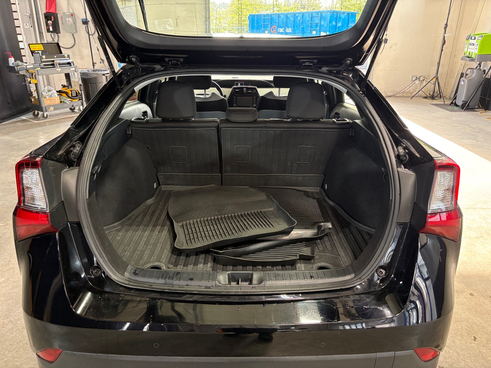 Thumbnail: 2022 Toyota Prius - 7