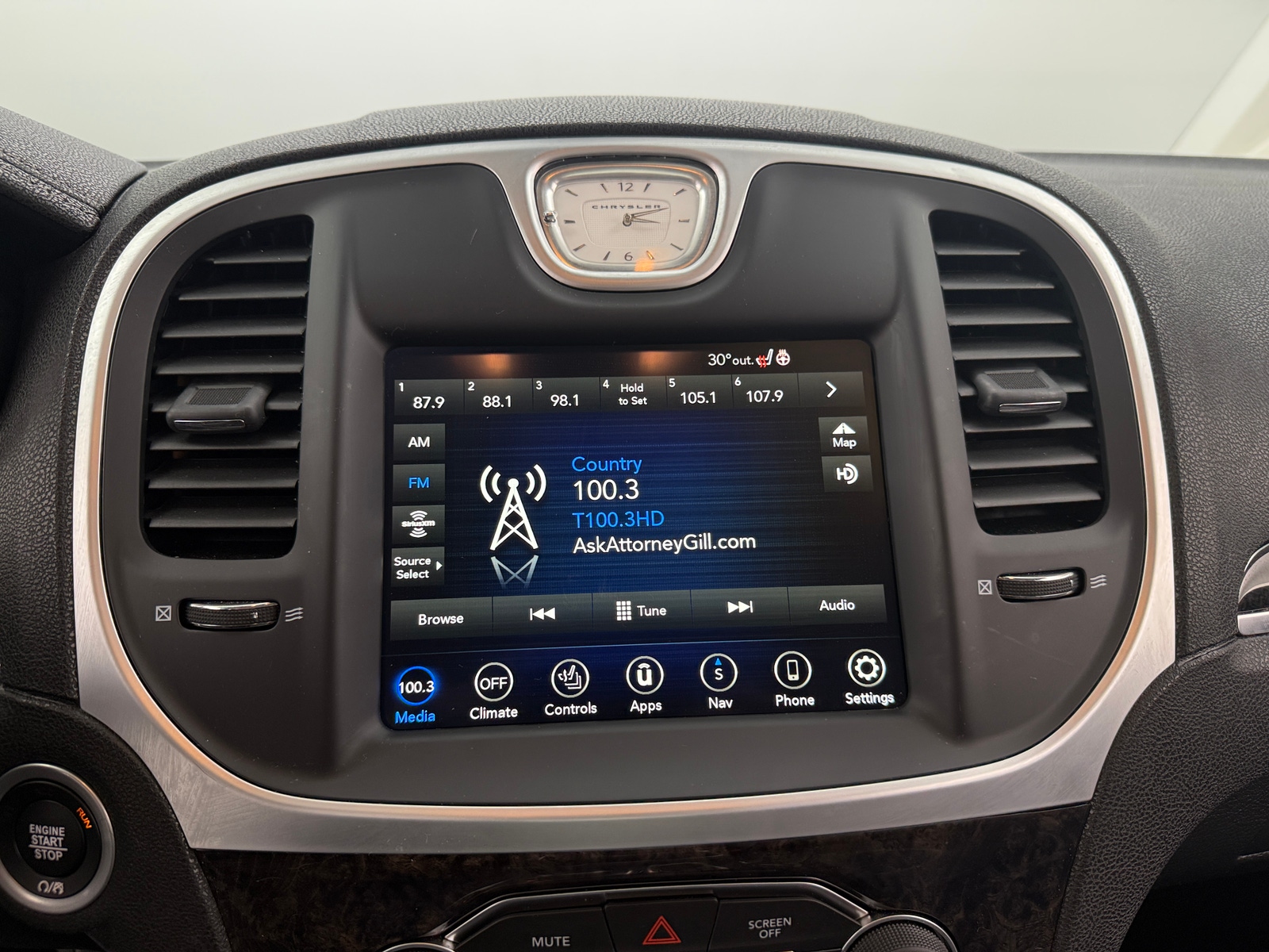 Thumbnail: 2023 Chrysler 300 - 3