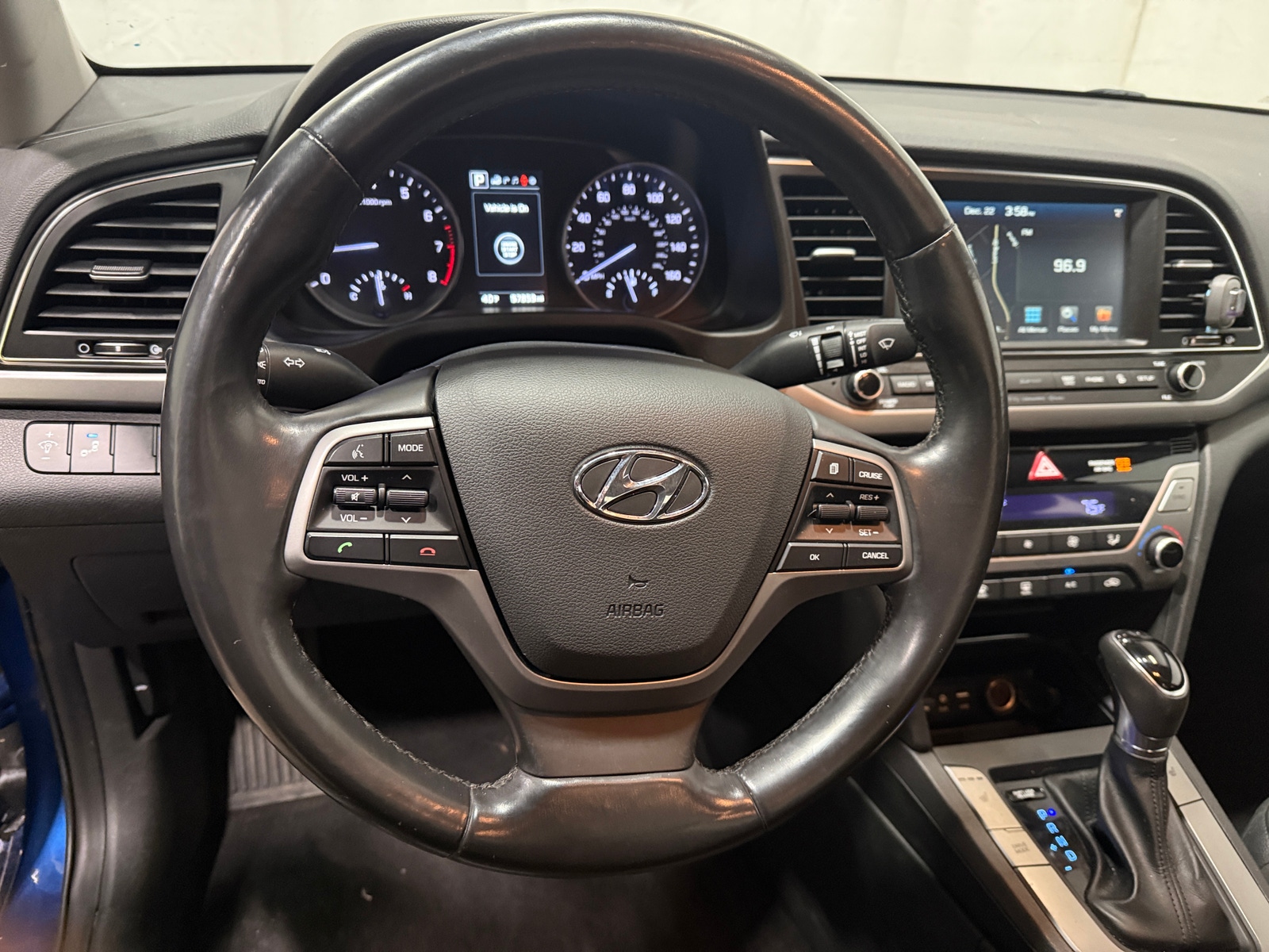 Thumbnail: 2017 Hyundai Elantra - 4