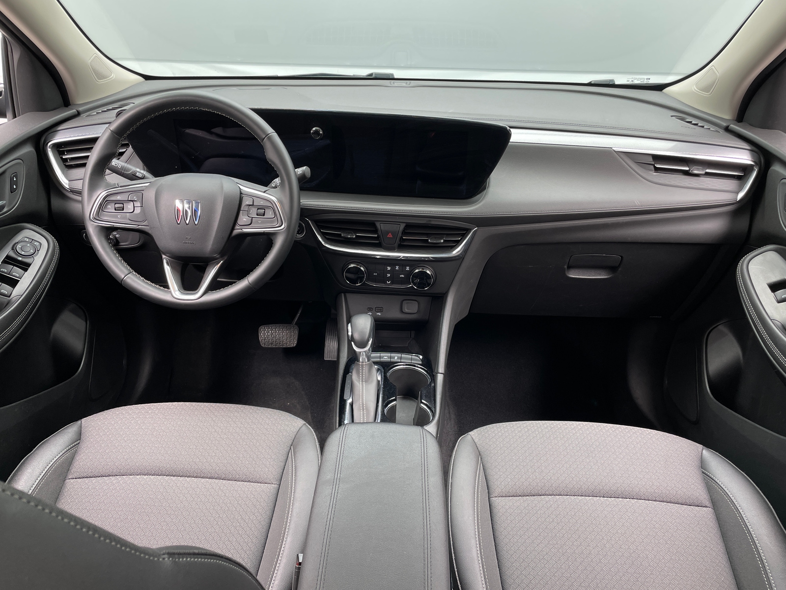 Thumbnail: 2025 Buick Encore GX - 3