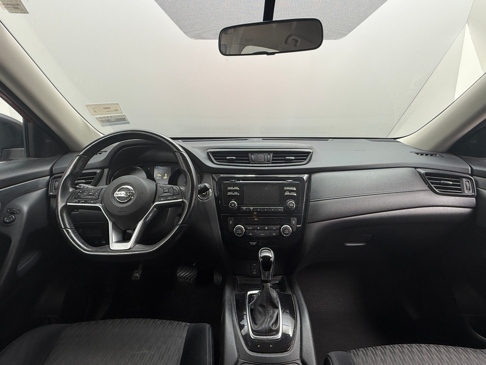 Thumbnail: 2017 Nissan Rogue - 3