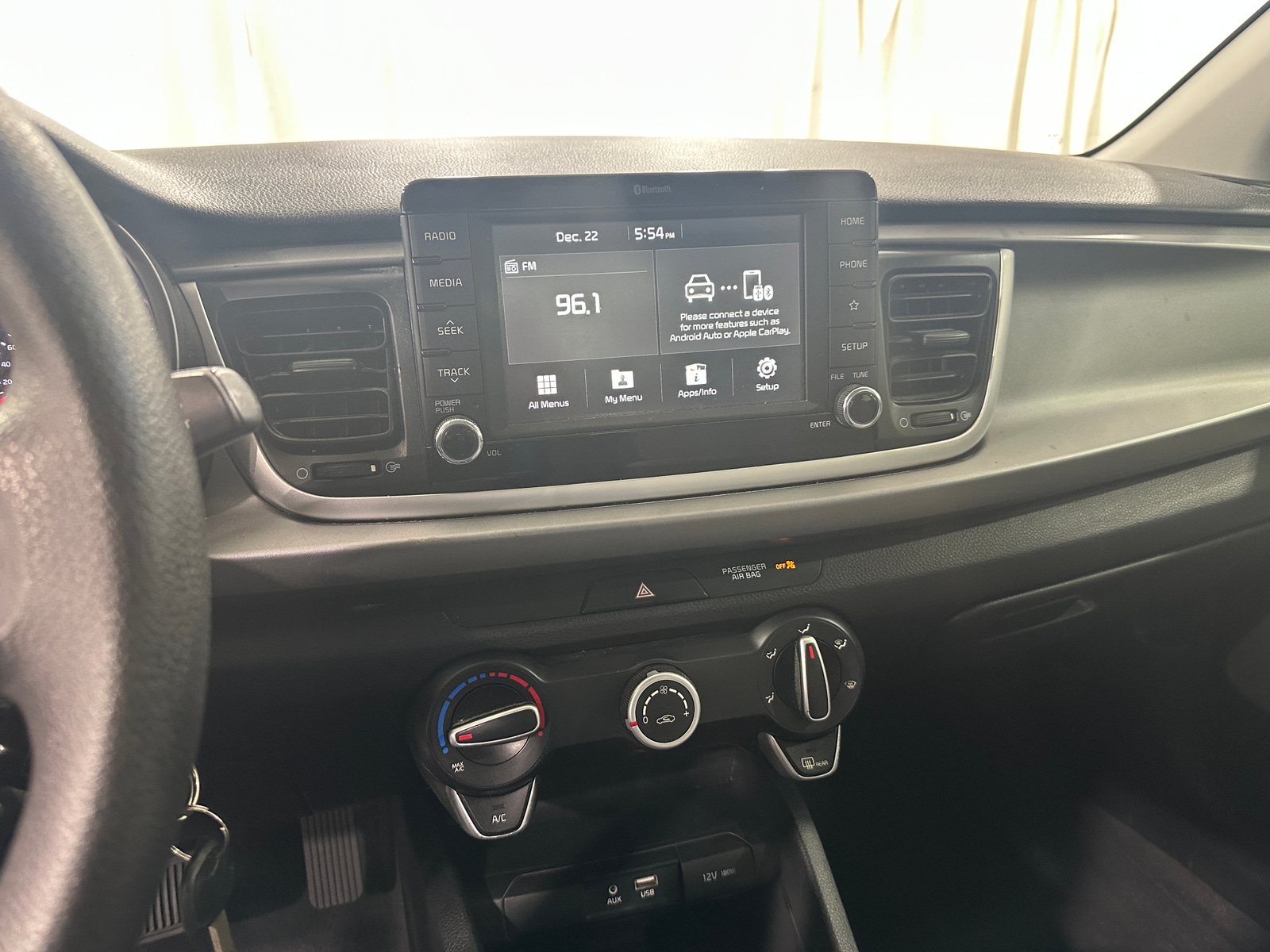 Thumbnail: 2020 Kia Rio - 4