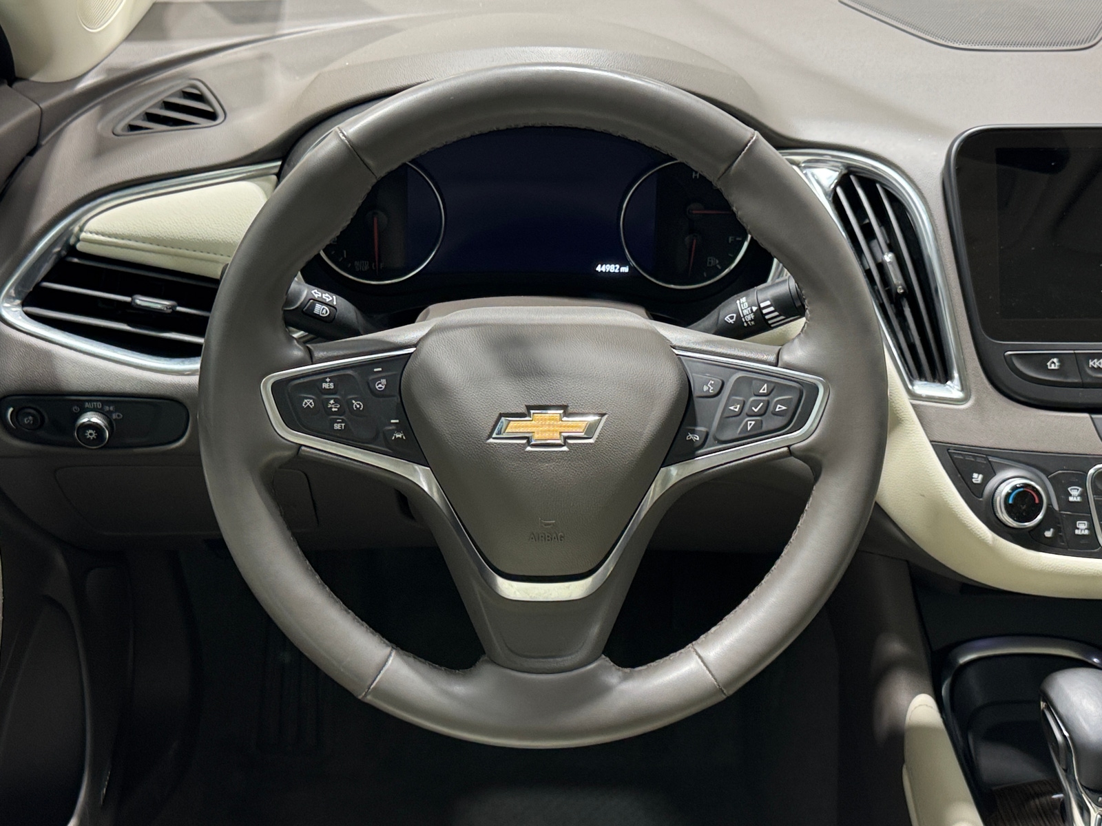 Thumbnail: 2024 Chevrolet Malibu - 4