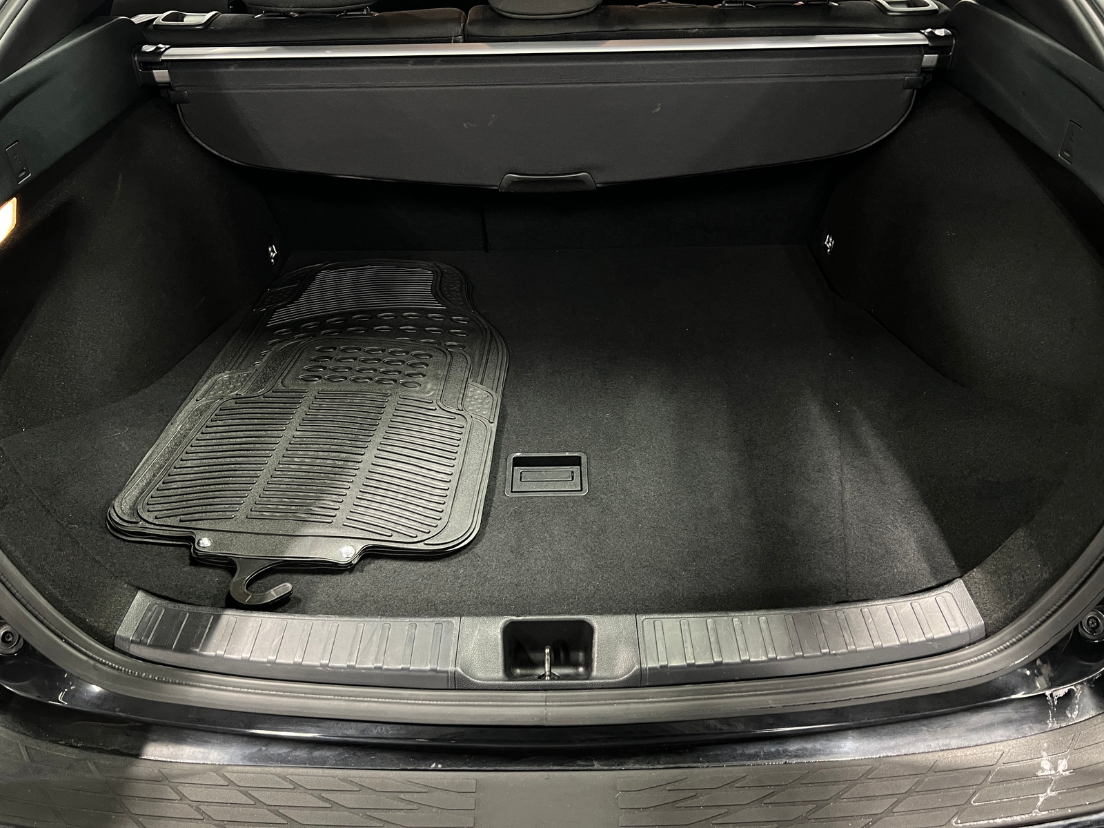 Thumbnail: 2022 Toyota Prius - 7