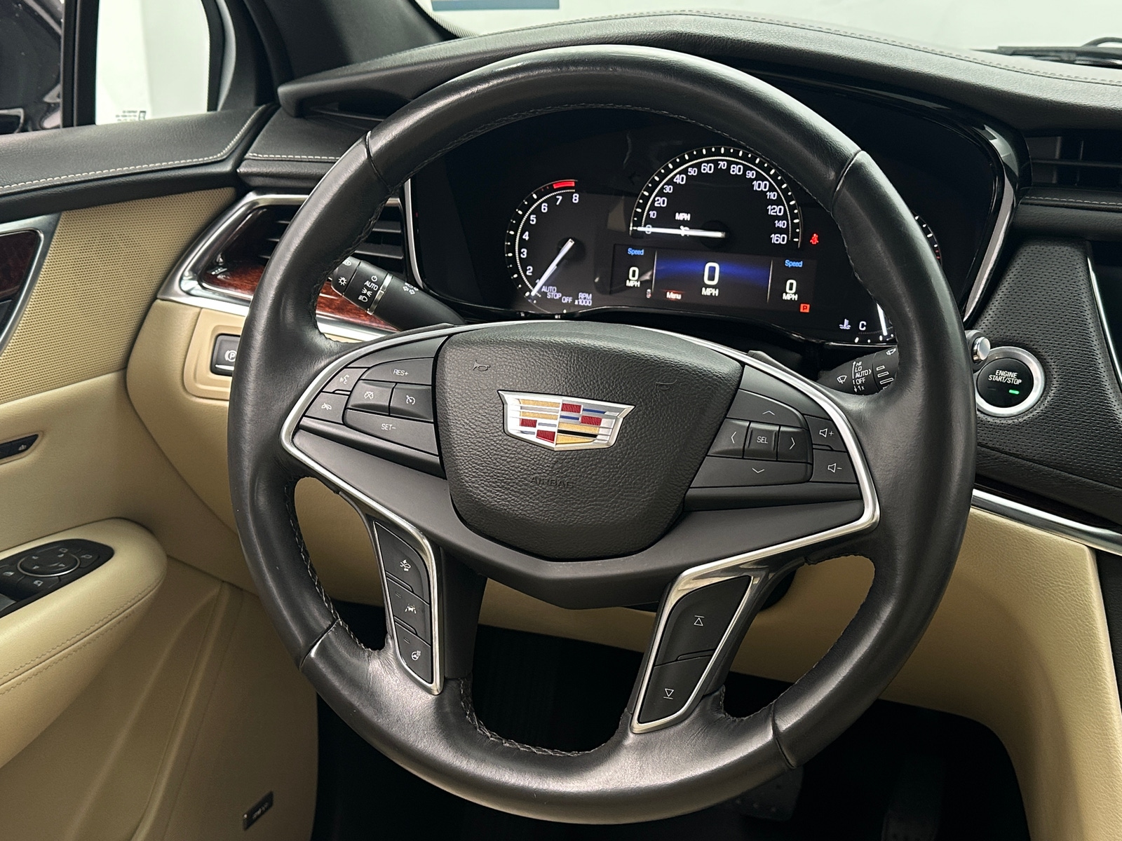 Thumbnail: 2017 Cadillac XT5 - 4