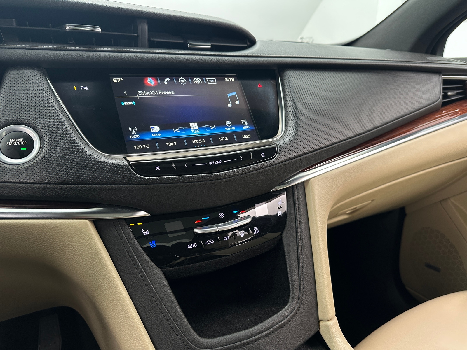 Thumbnail: 2017 Cadillac XT5 - 3