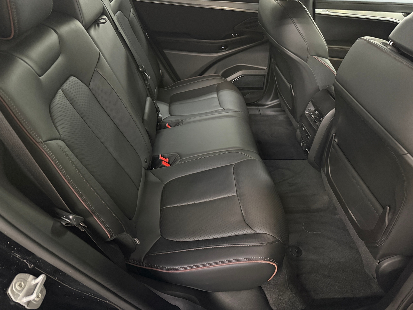 Thumbnail: 2024 Jeep Wagoneer S - 5