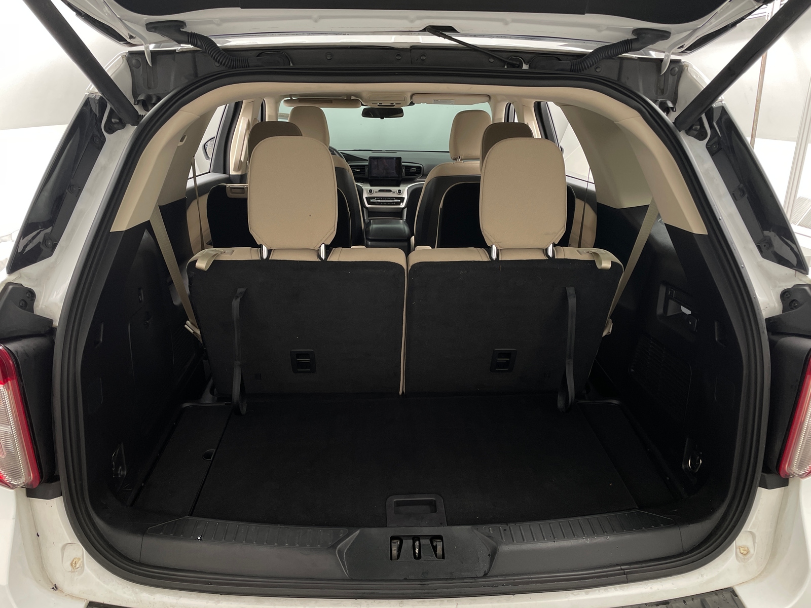 Thumbnail: 2020 Ford Explorer - 7