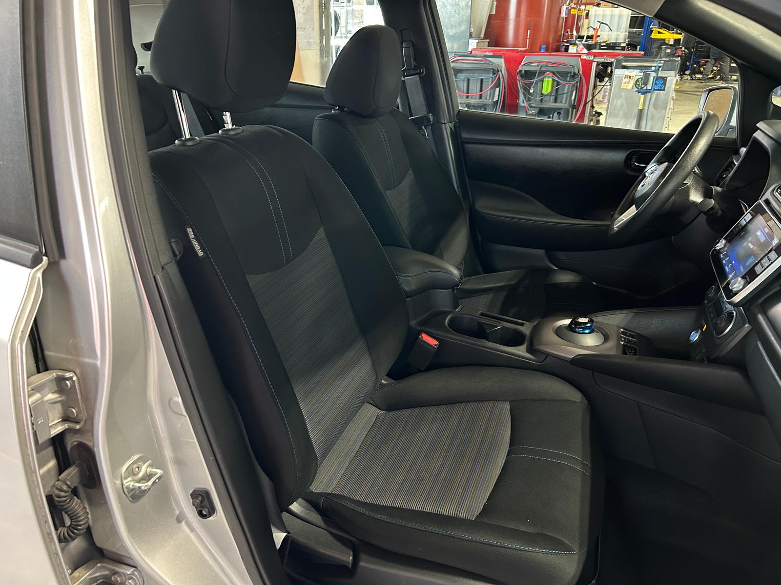 Thumbnail: 2022 Nissan Leaf - 2