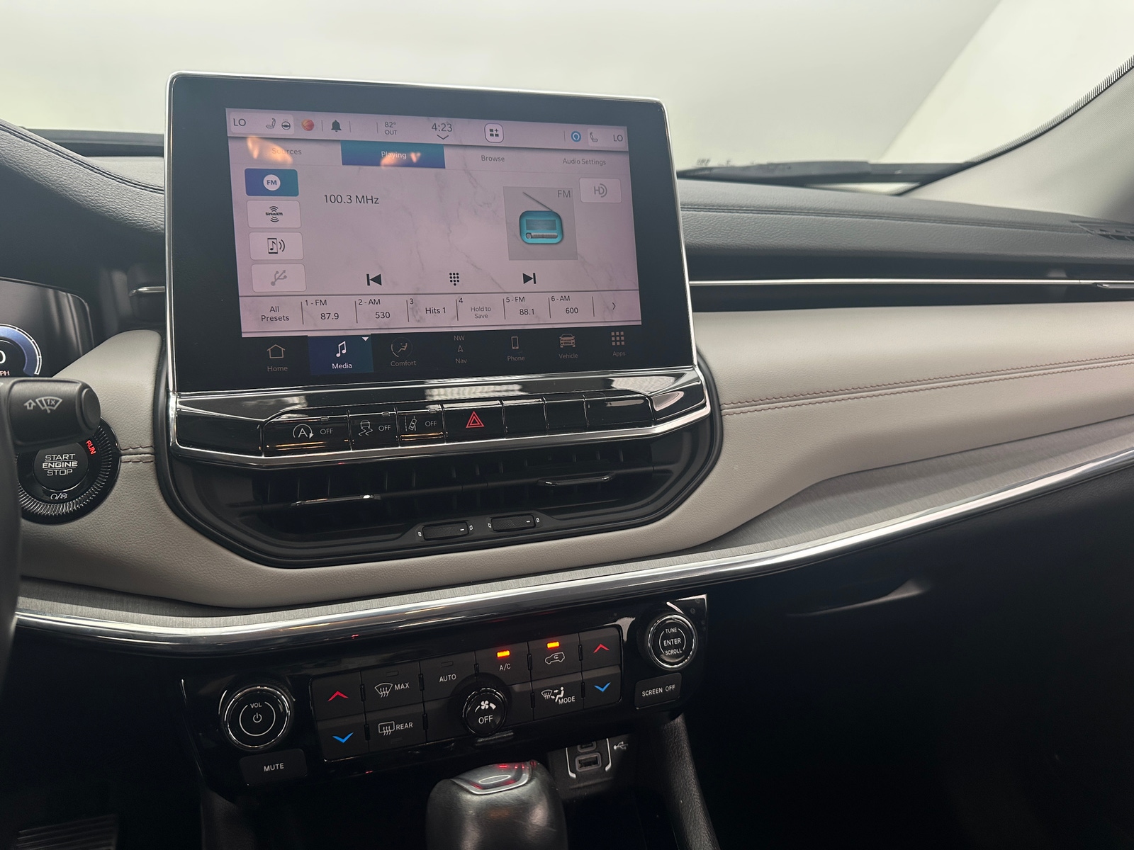 Thumbnail: 2022 Jeep Compass - 3