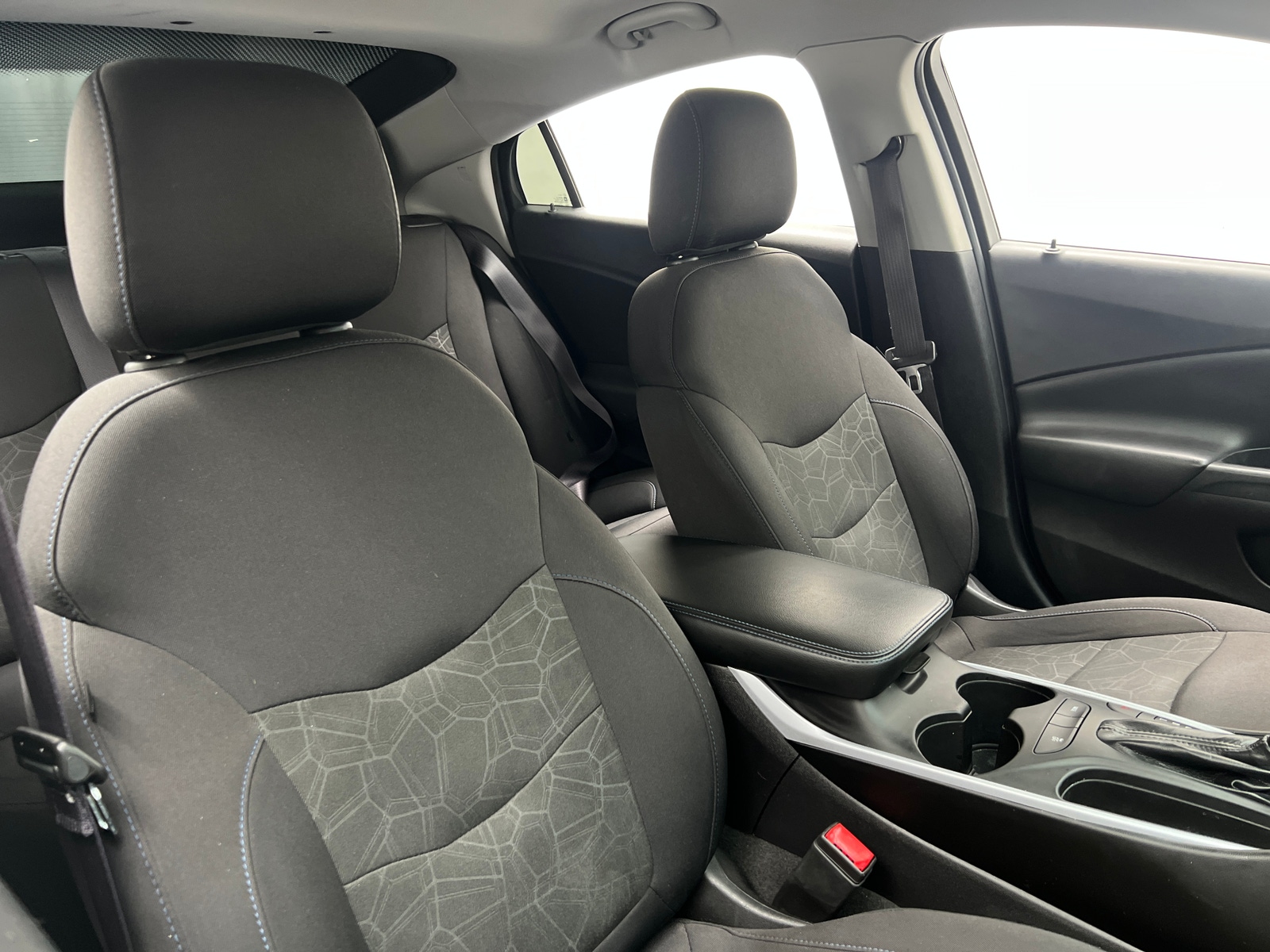 Thumbnail: 2017 Chevrolet Volt - 2