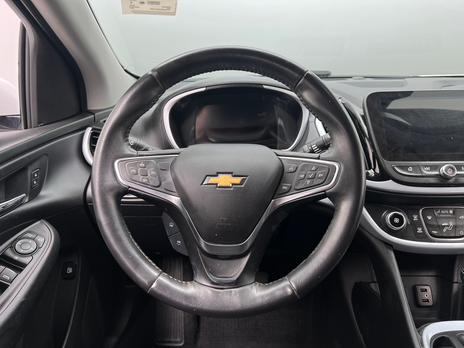 Thumbnail: 2017 Chevrolet Volt - 5