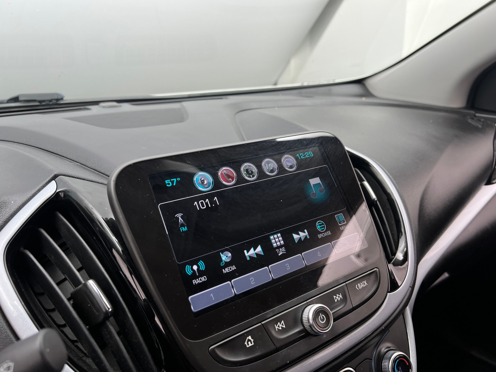 Thumbnail: 2017 Chevrolet Volt - 4