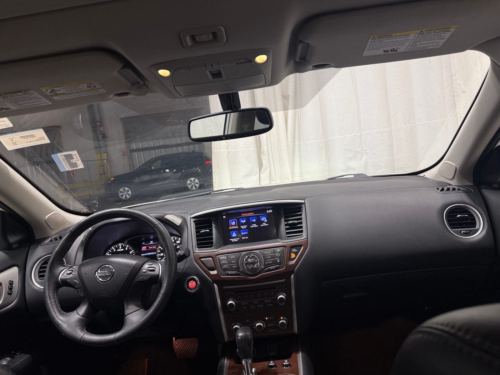 Thumbnail: 2018 Nissan Pathfinder - 3