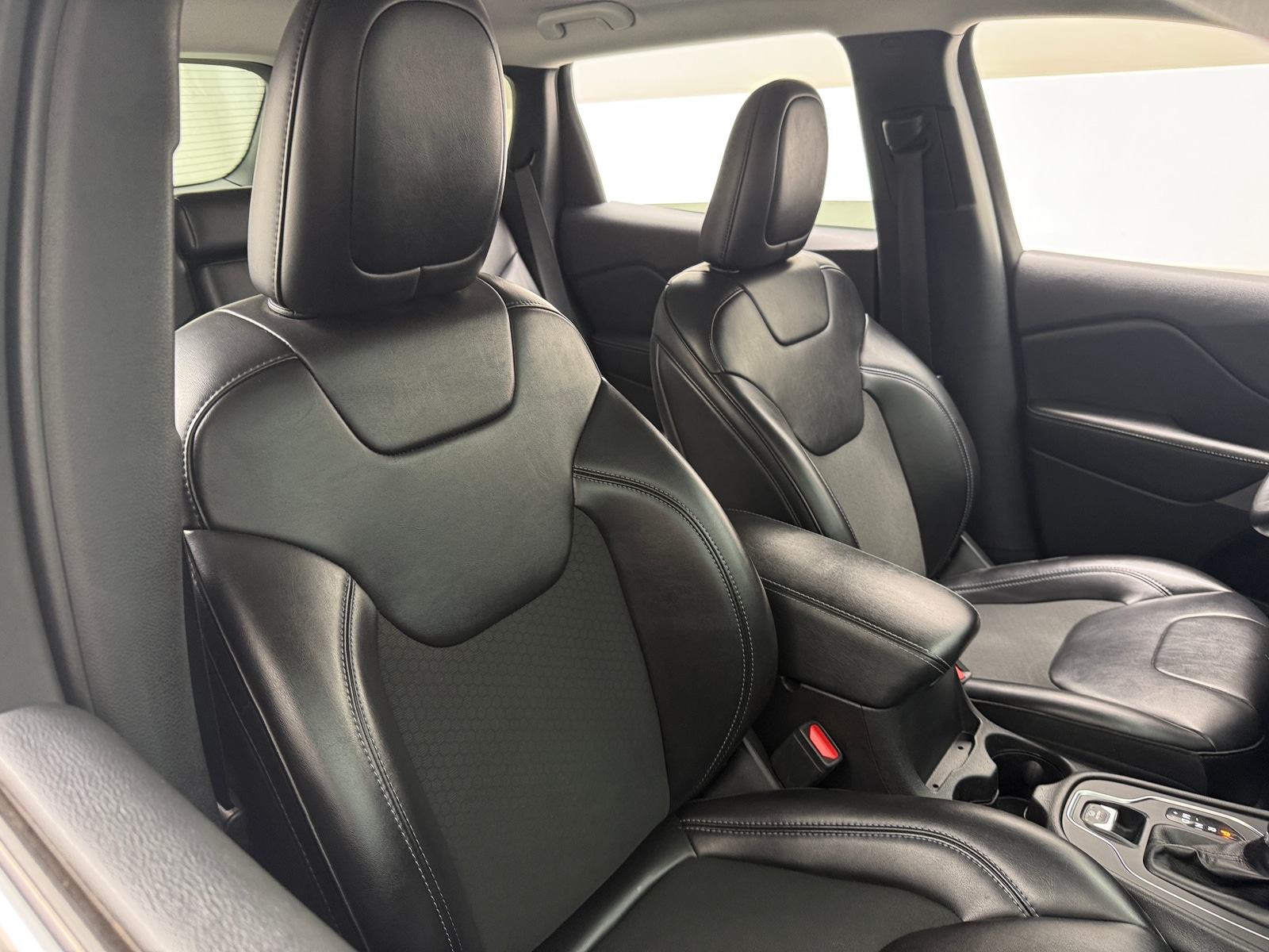 Thumbnail: 2019 Jeep Cherokee - 2