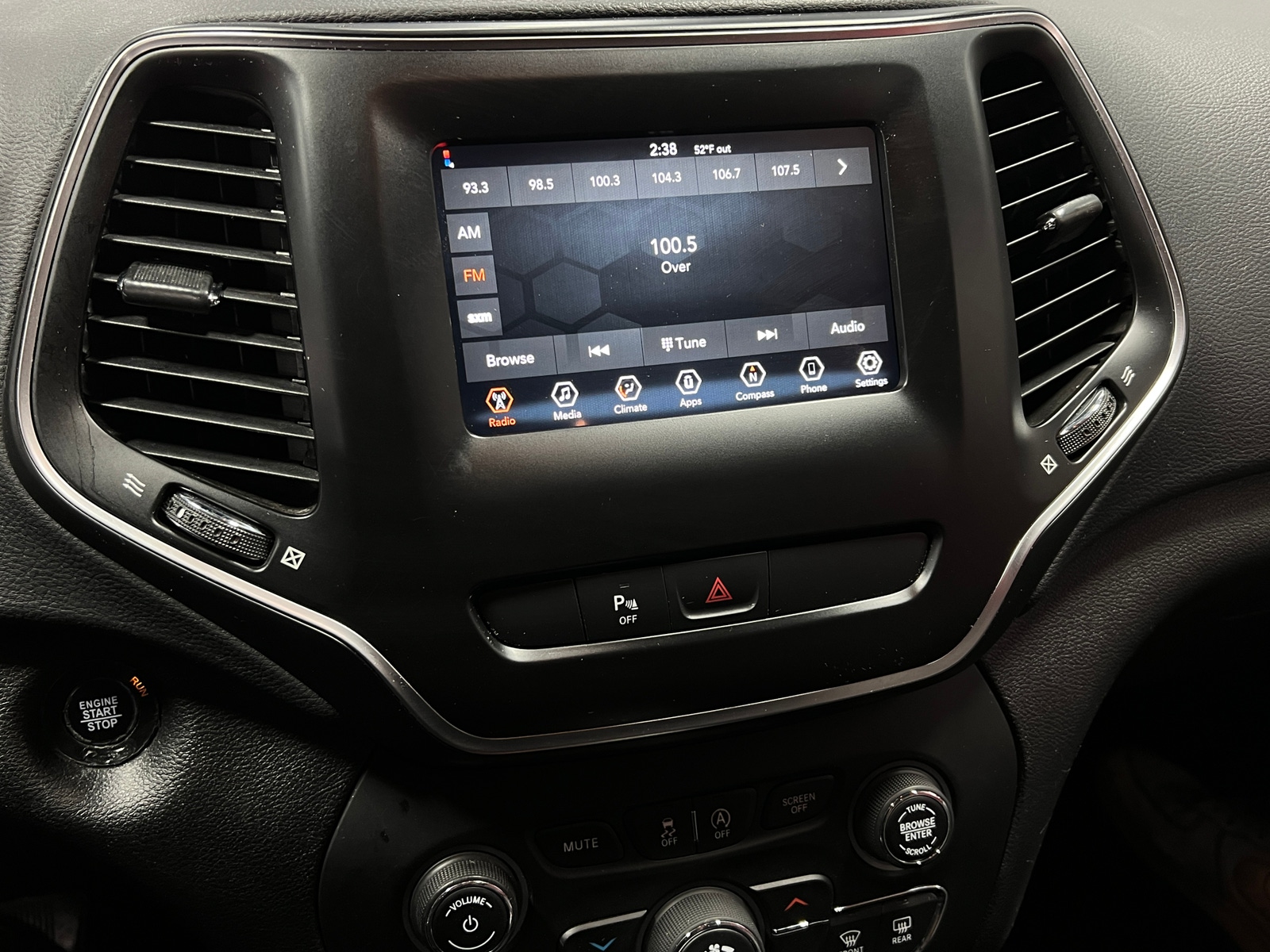 Thumbnail: 2019 Jeep Cherokee - 4