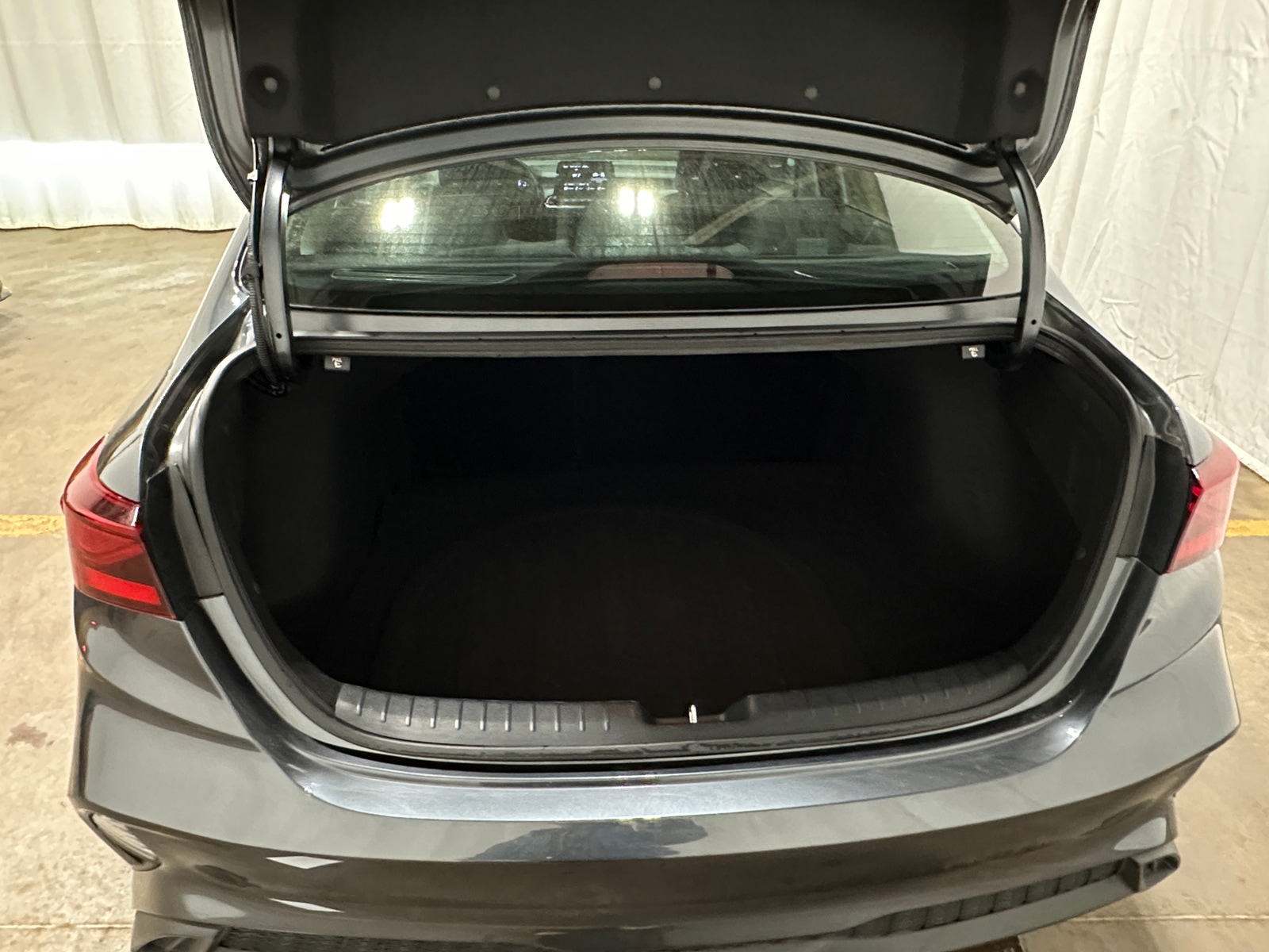 Thumbnail: 2024 Kia Forte - 7