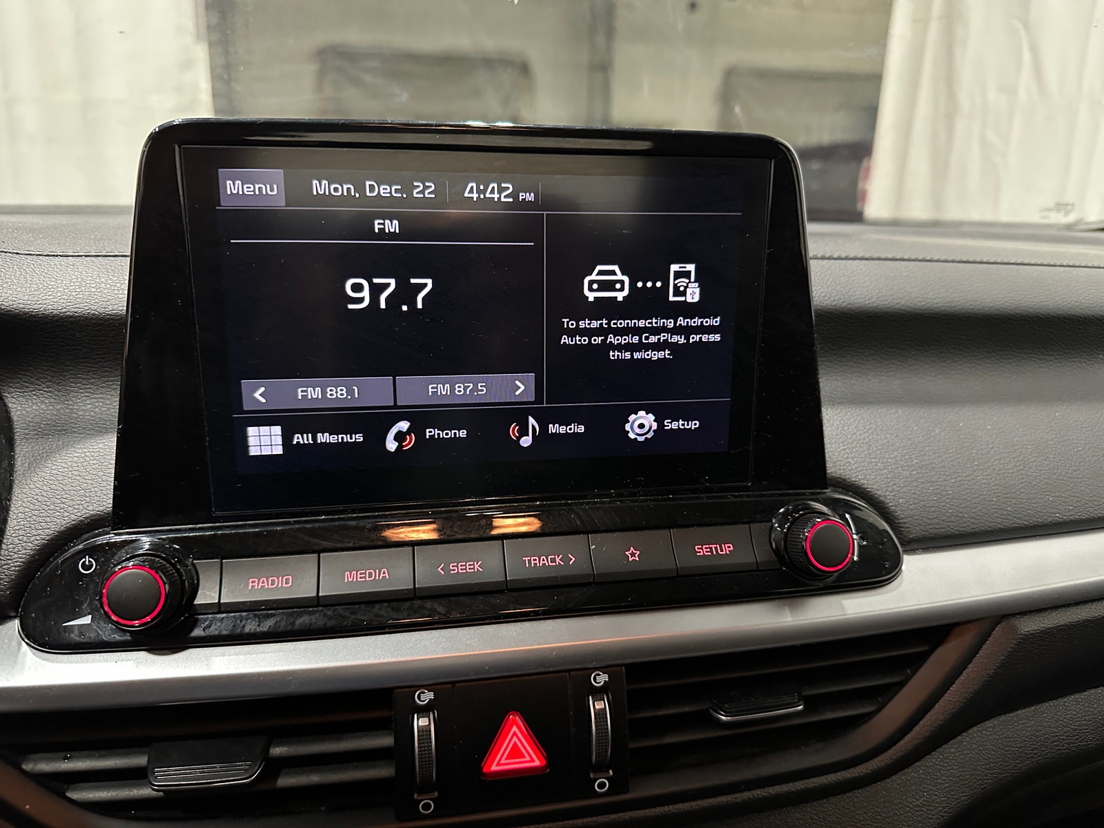 Thumbnail: 2024 Kia Forte - 4