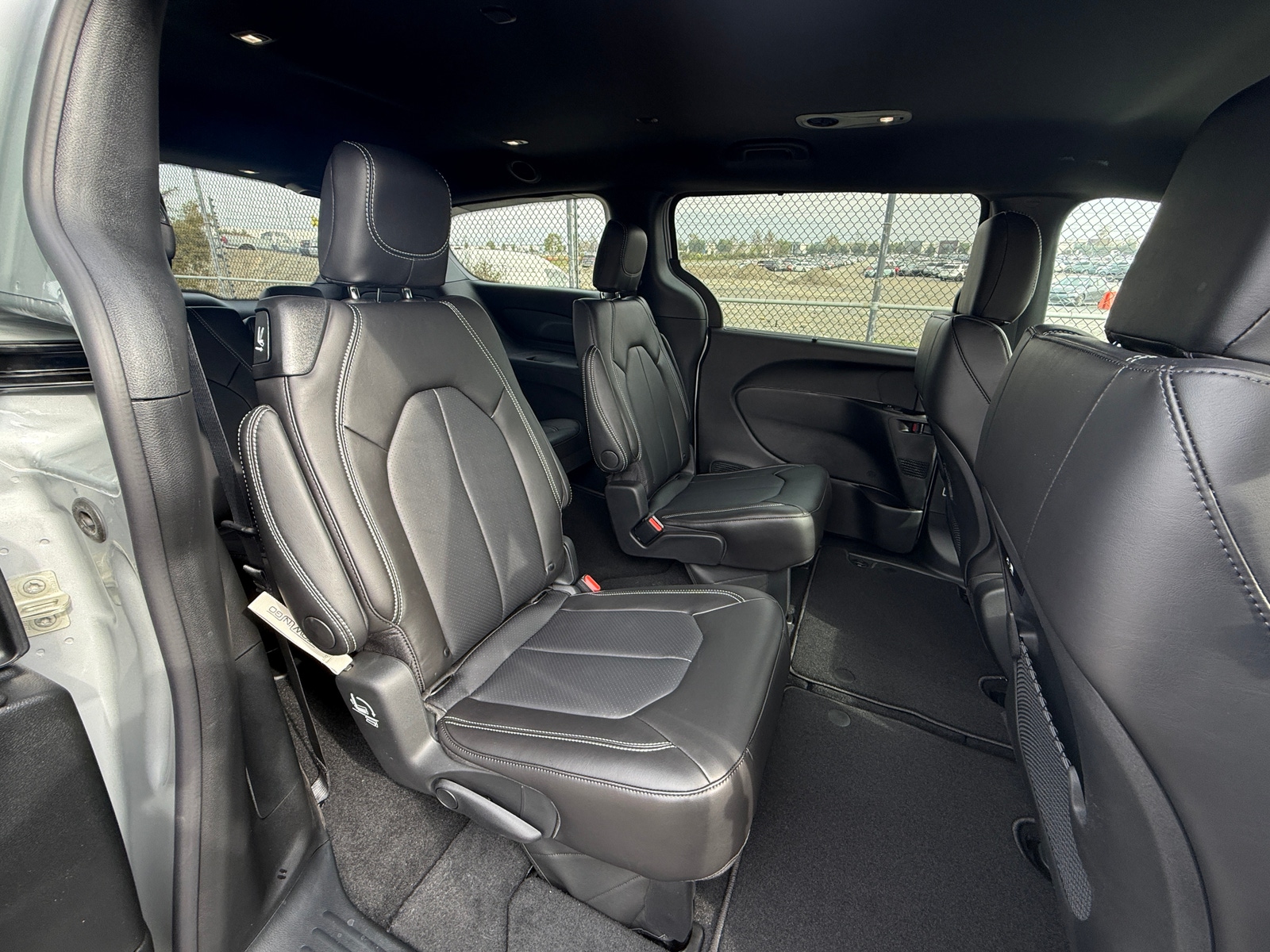 Thumbnail: 2026 Chrysler Pacifica - 5