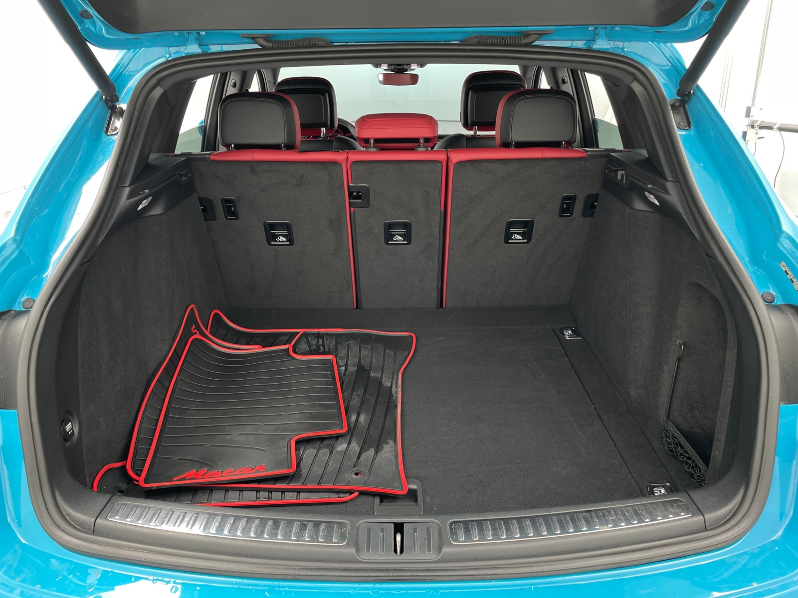 Thumbnail: 2020 Porsche Macan - 6