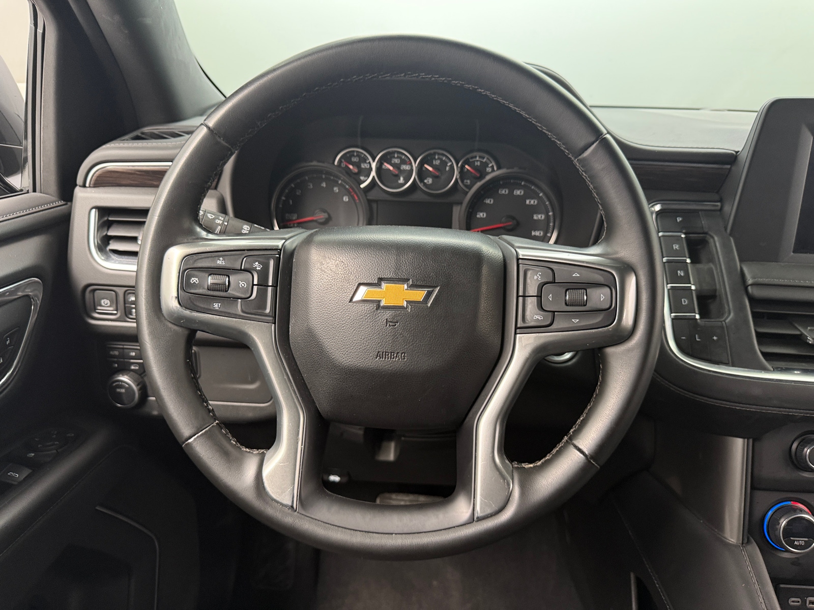 Thumbnail: 2023 Chevrolet Suburban - 5