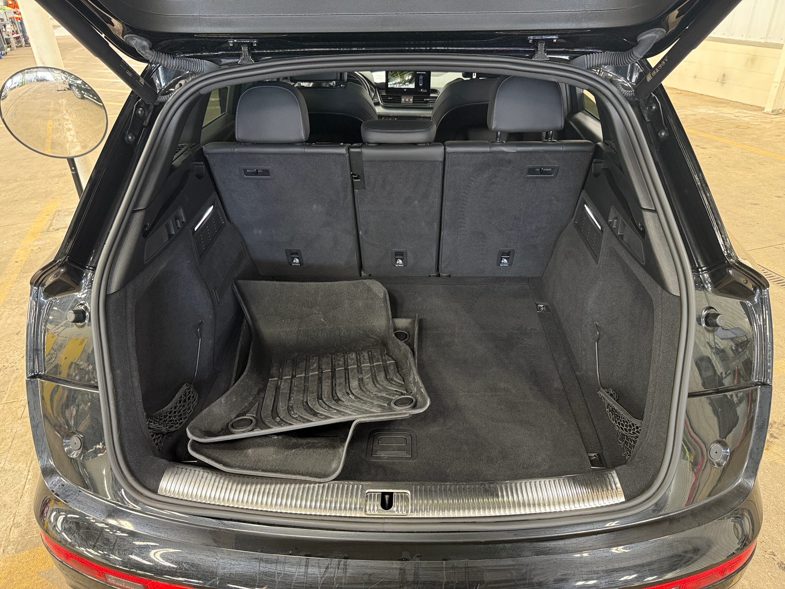 Thumbnail: 2021 Audi SQ5 - 6