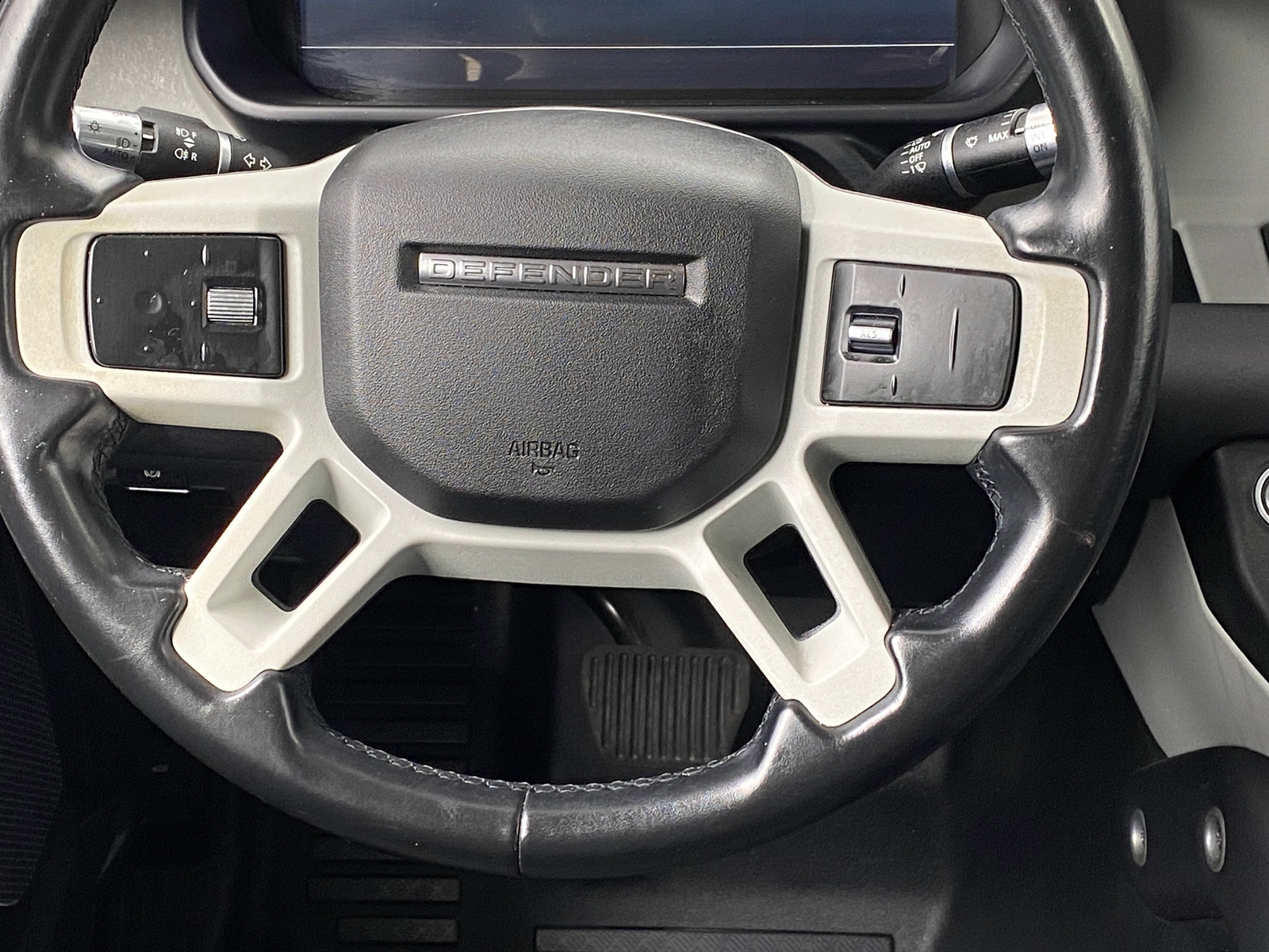 Thumbnail: 2020 Land Rover Defender - 4