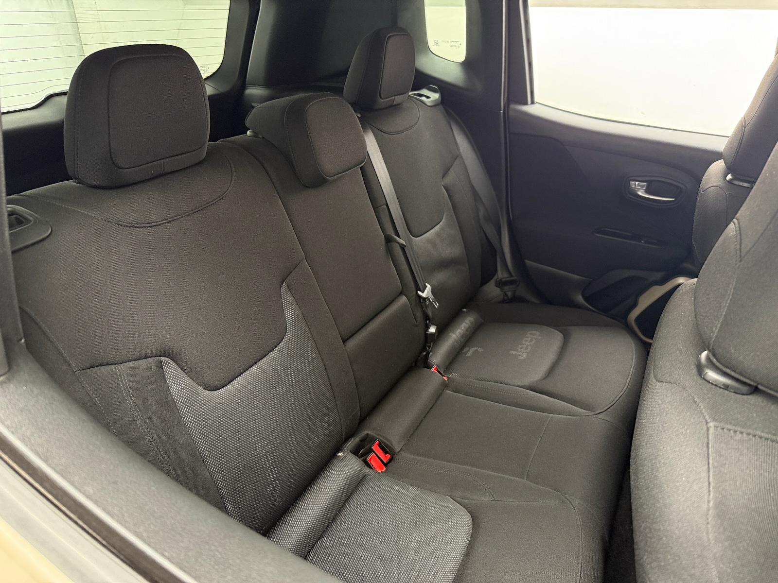 Thumbnail: 2016 Jeep Renegade - 6