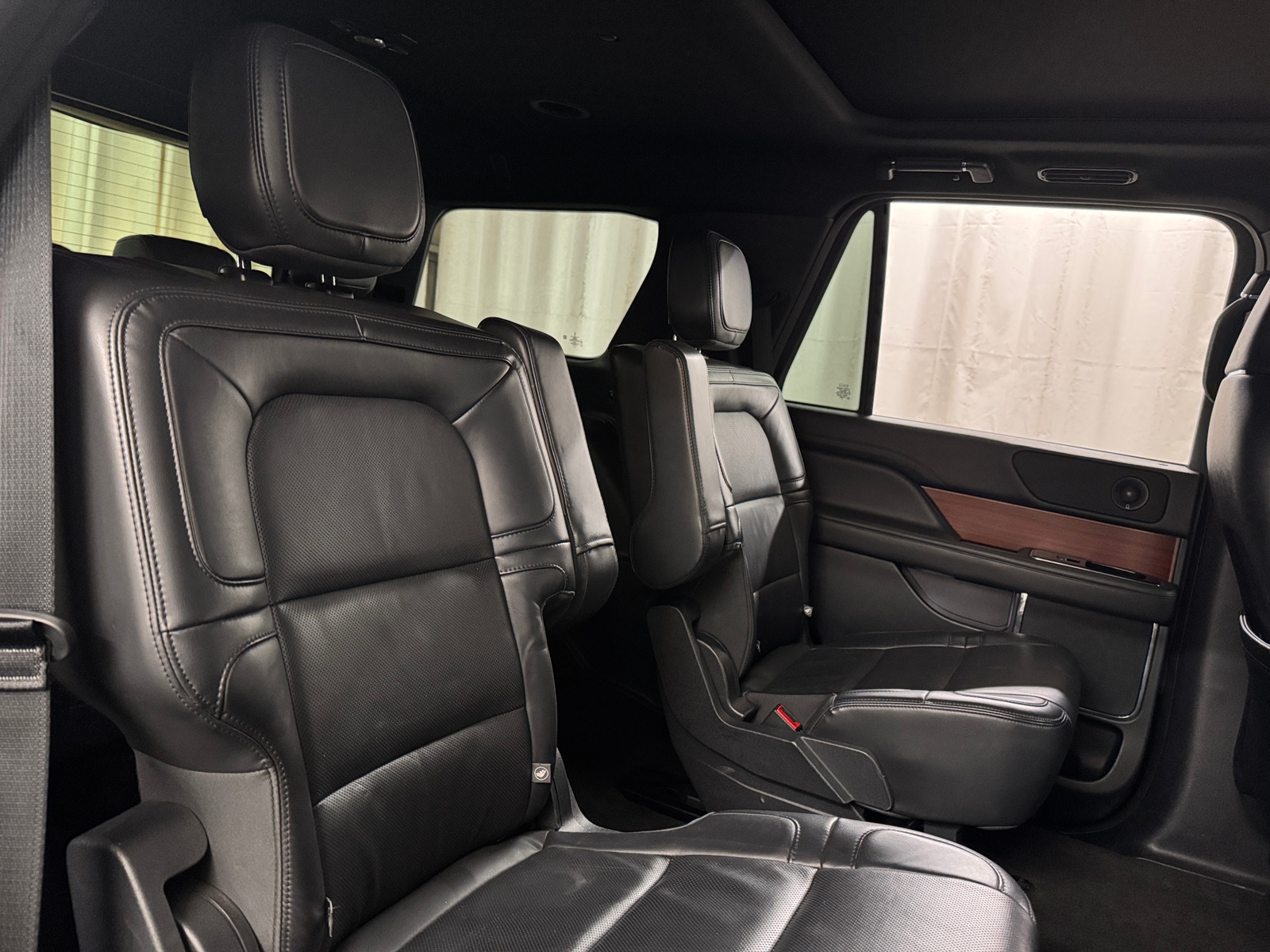 Thumbnail: 2024 Lincoln Navigator - 5