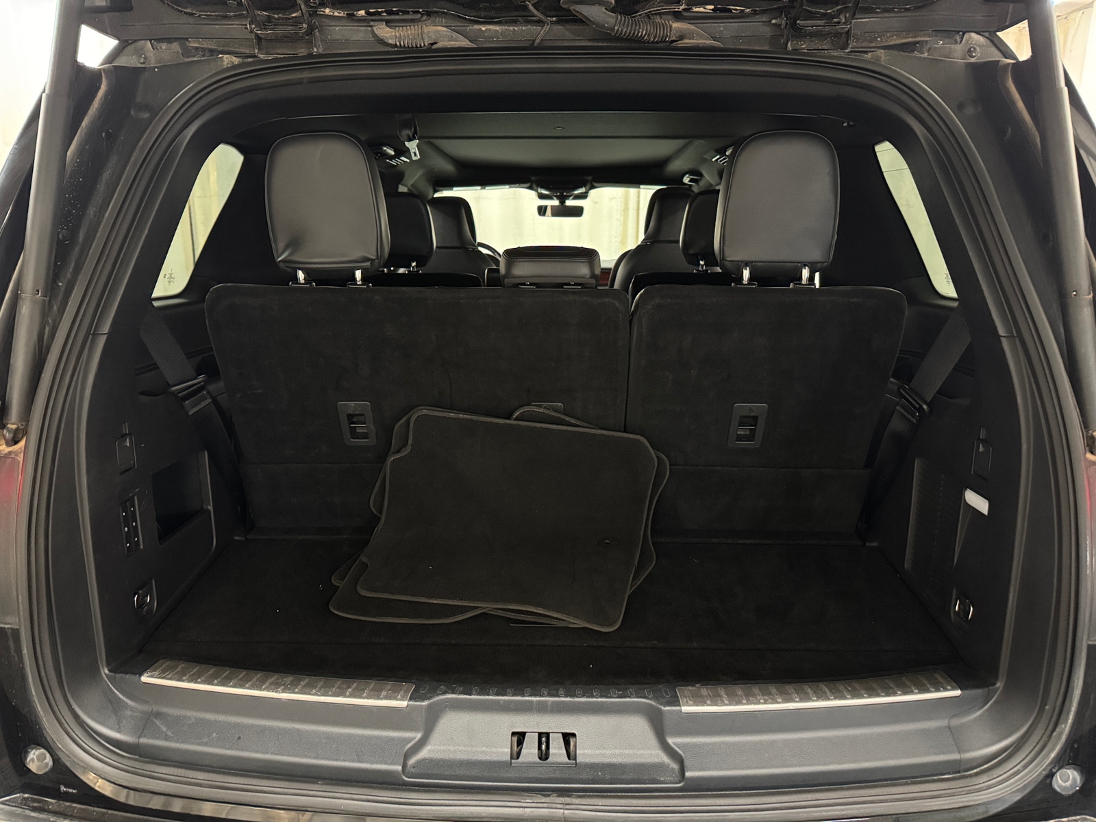 Thumbnail: 2024 Lincoln Navigator - 6