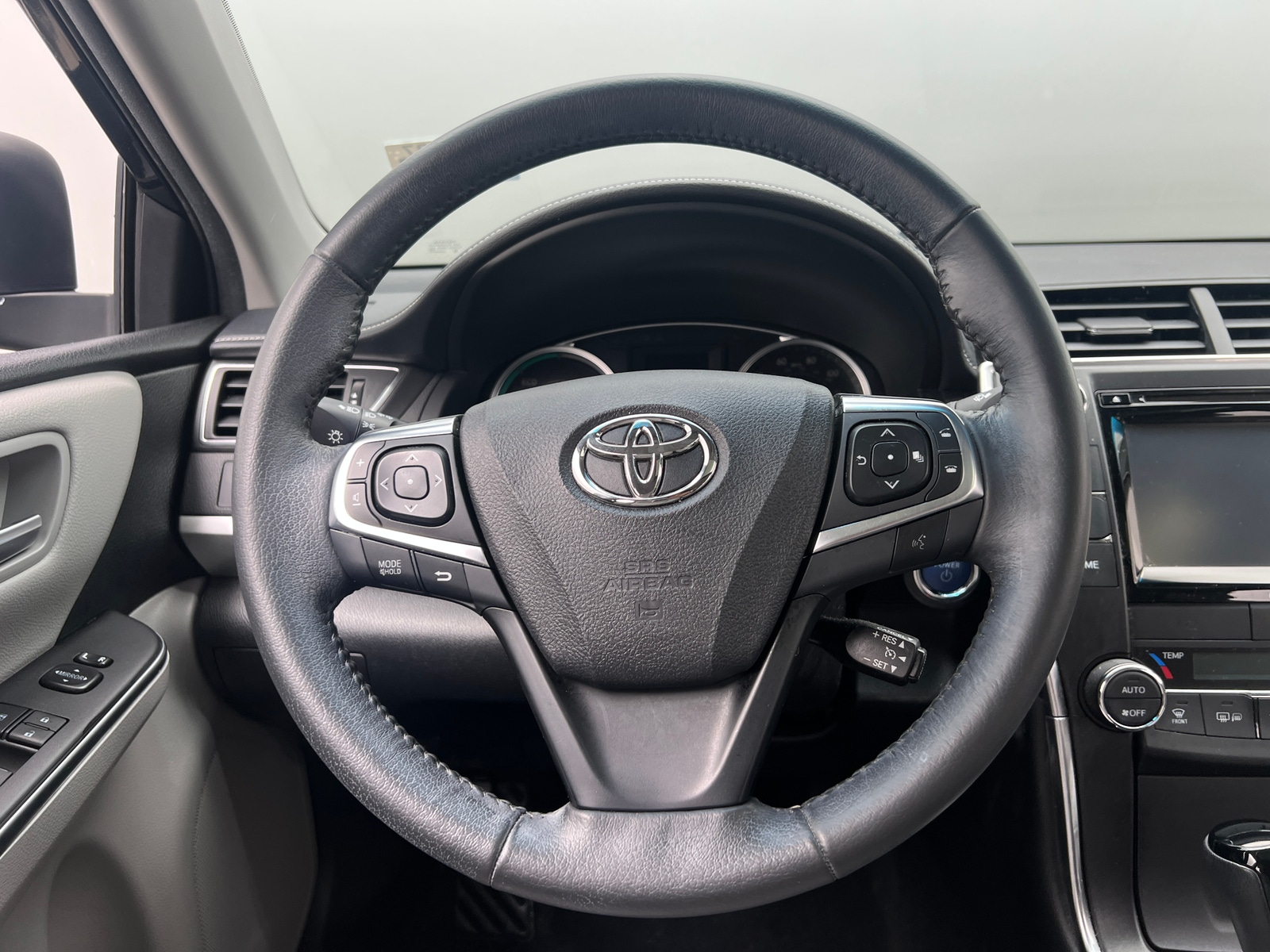 Thumbnail: 2017 Toyota Camry - 4