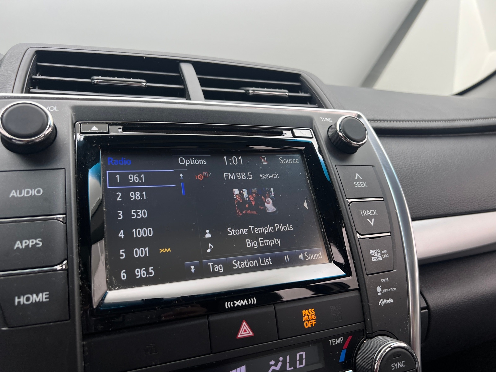 Thumbnail: 2017 Toyota Camry - 3