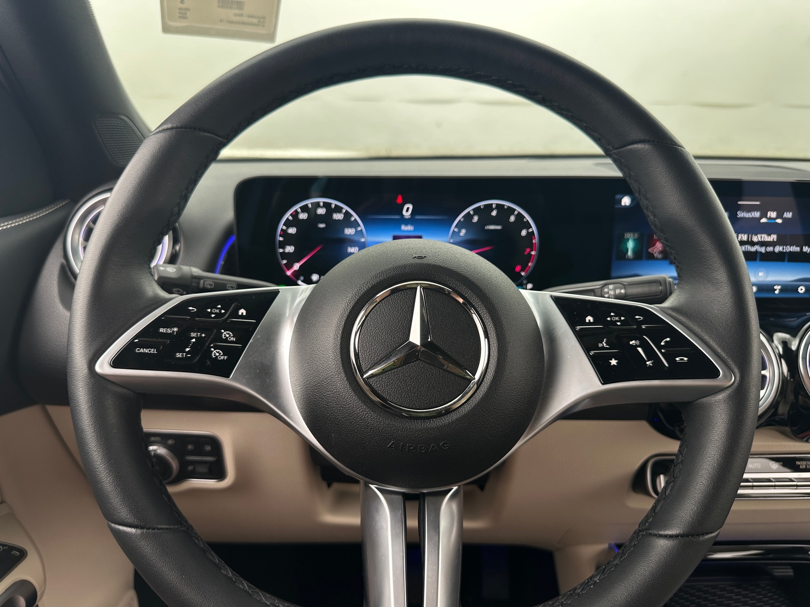 Thumbnail: 2025 Mercedes-Benz GLB - 4