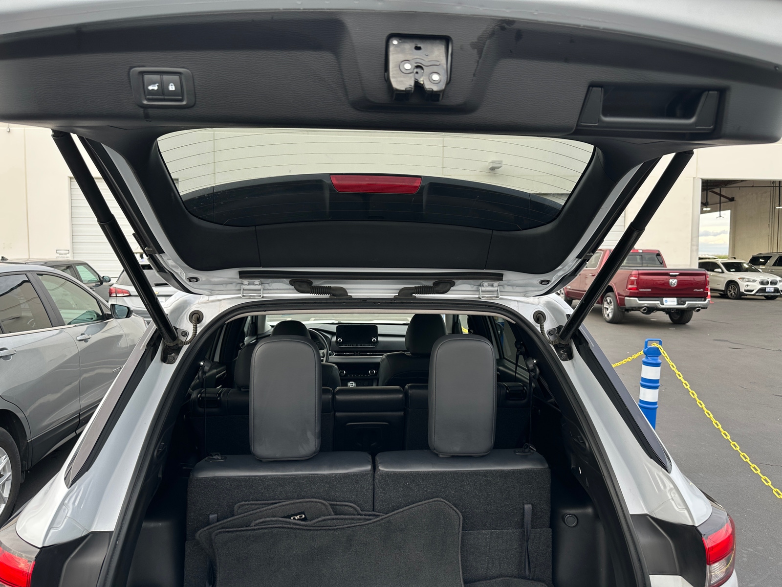 Thumbnail: 2024 Mitsubishi Outlander - 6