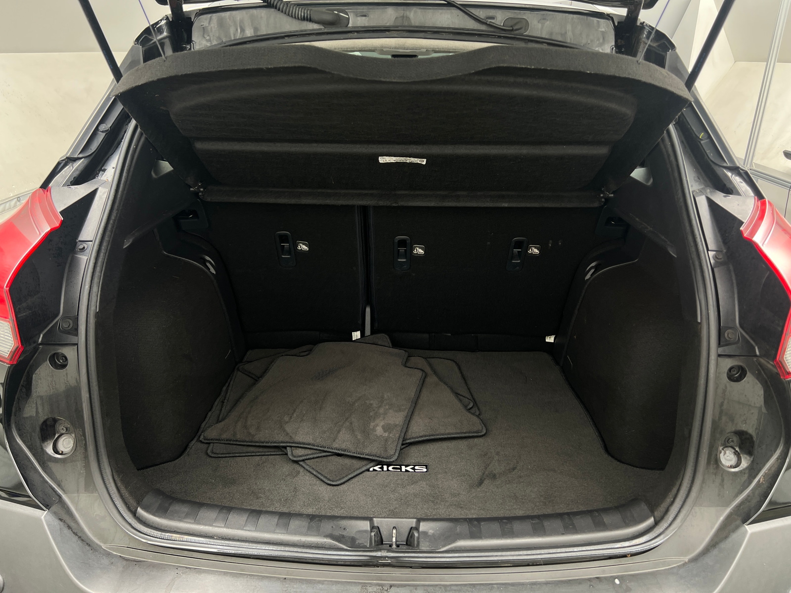 Thumbnail: 2020 Nissan Kicks - 6