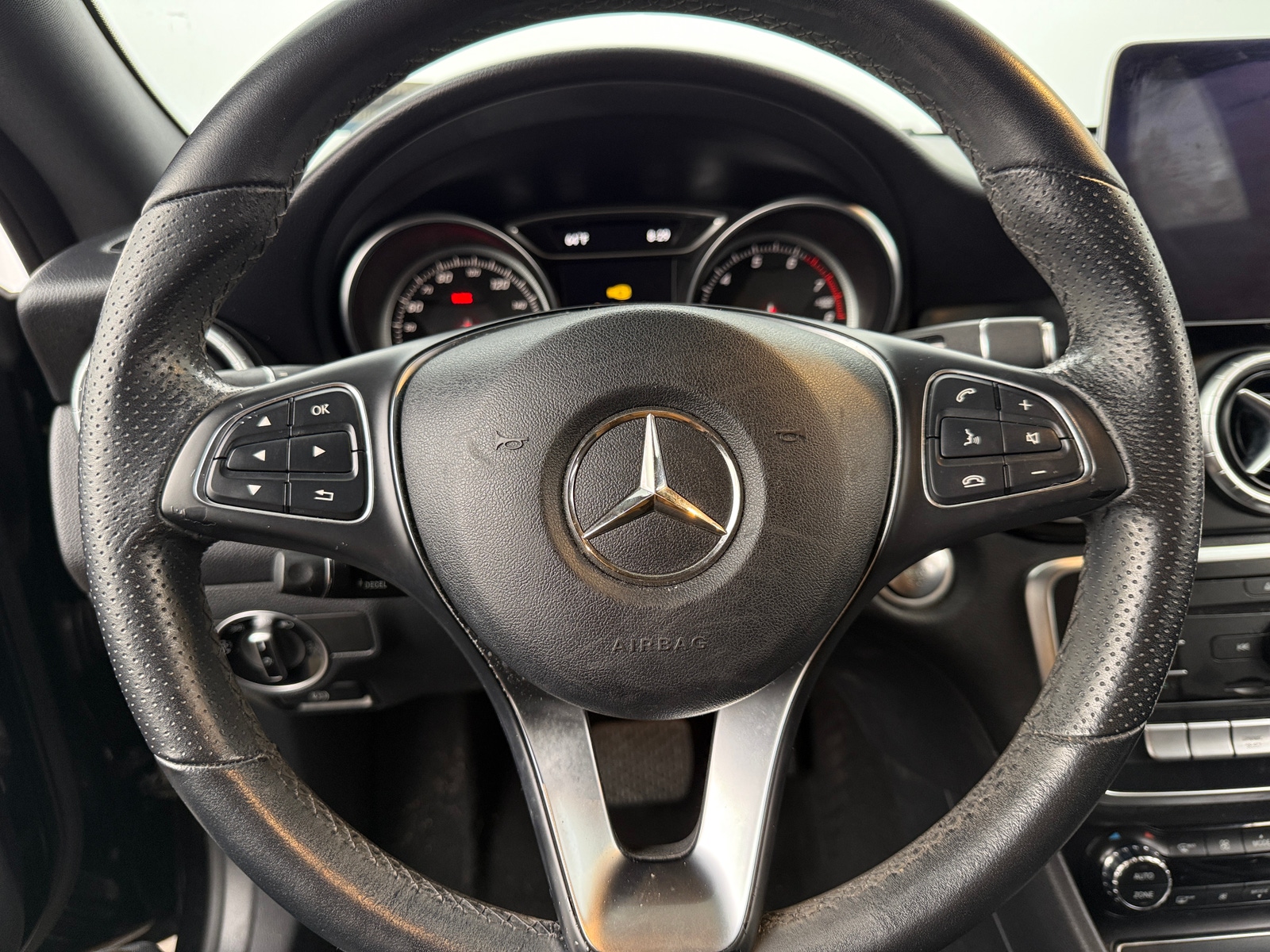 Thumbnail: 2019 Mercedes-Benz CLA - 3