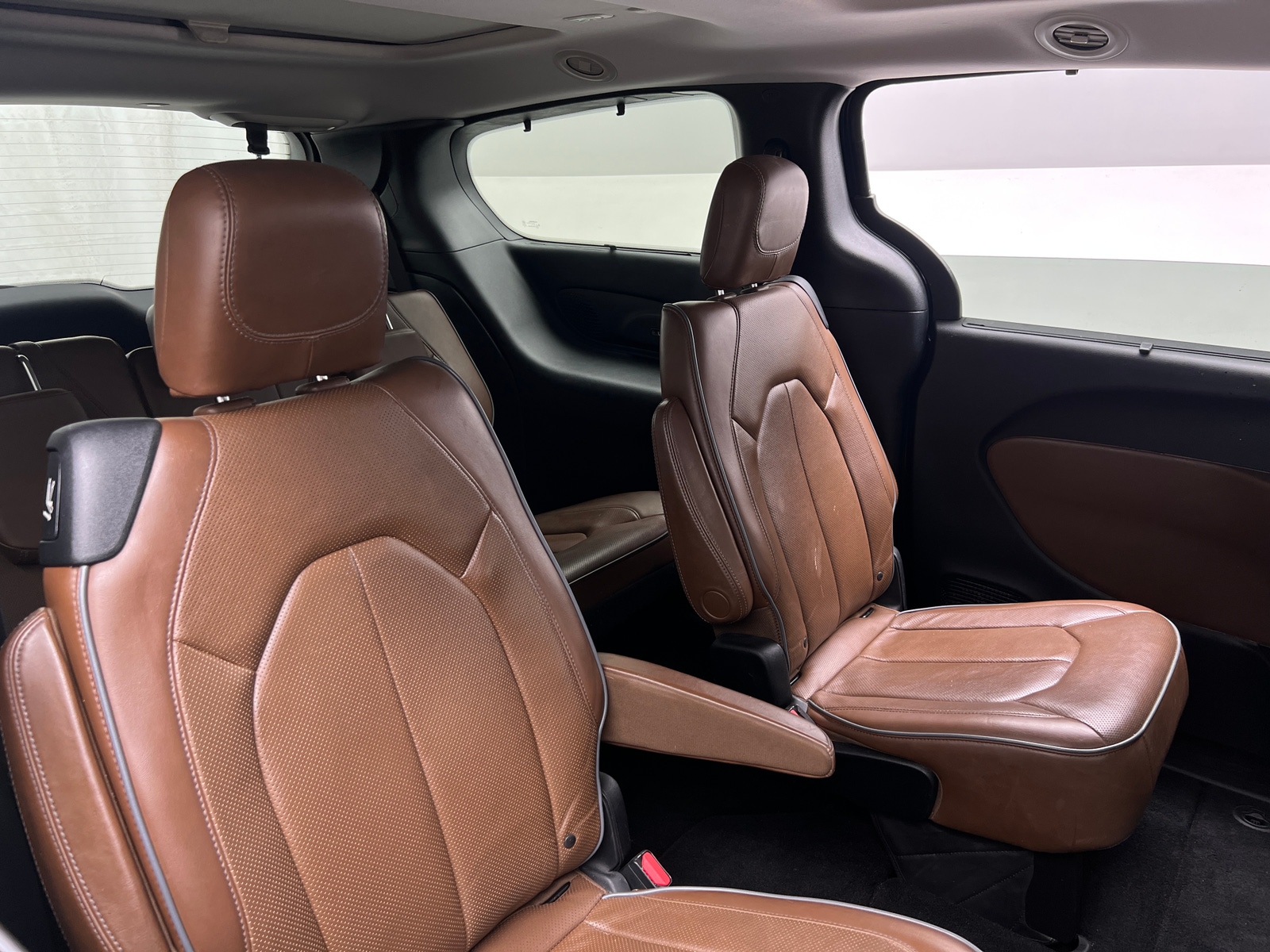 Thumbnail: 2018 Chrysler Pacifica - 5