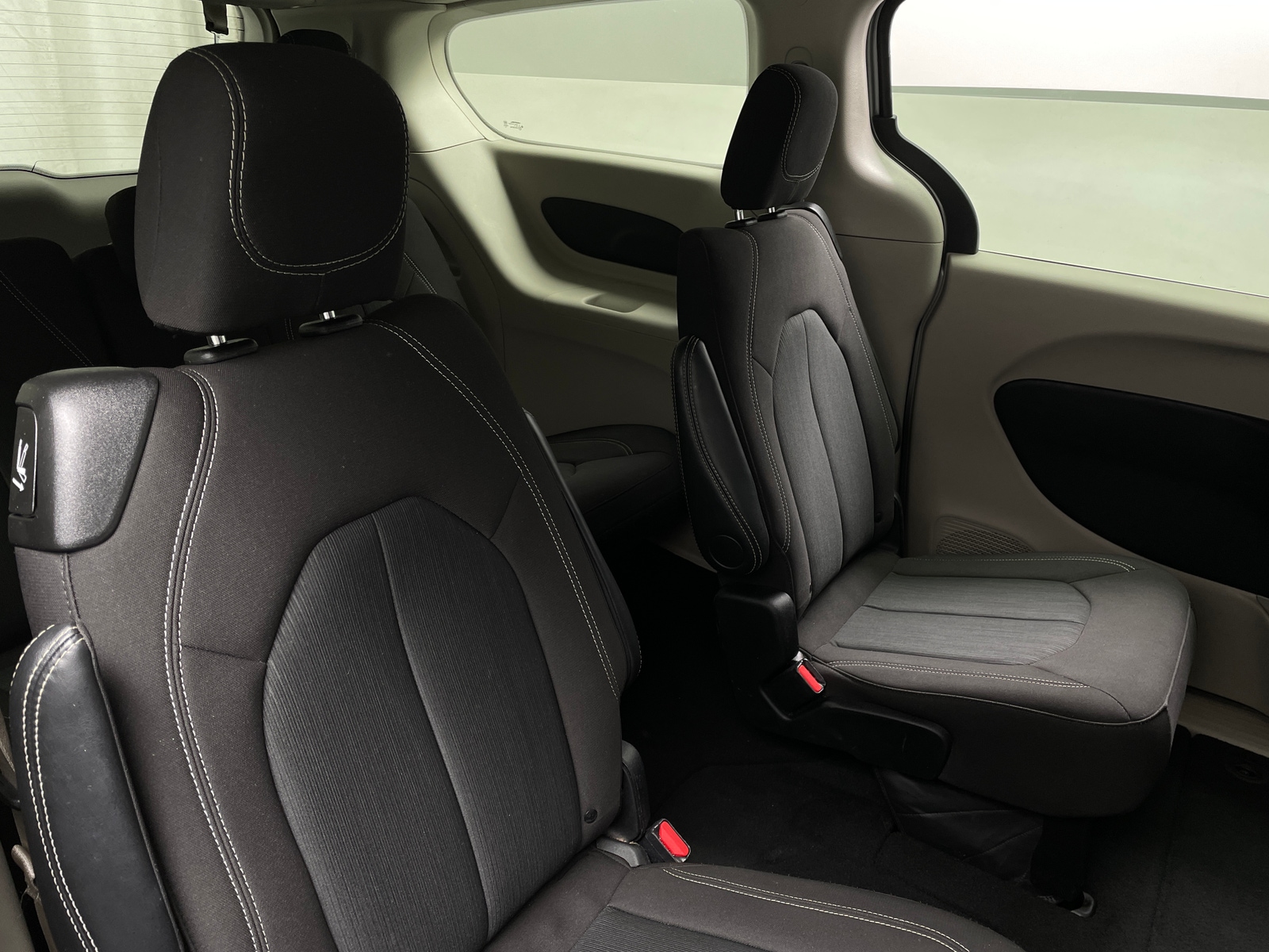 Thumbnail: 2024 Chrysler Voyager - 6