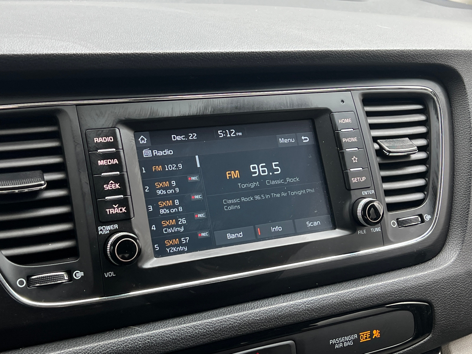 Thumbnail: 2019 Kia Sedona - 3