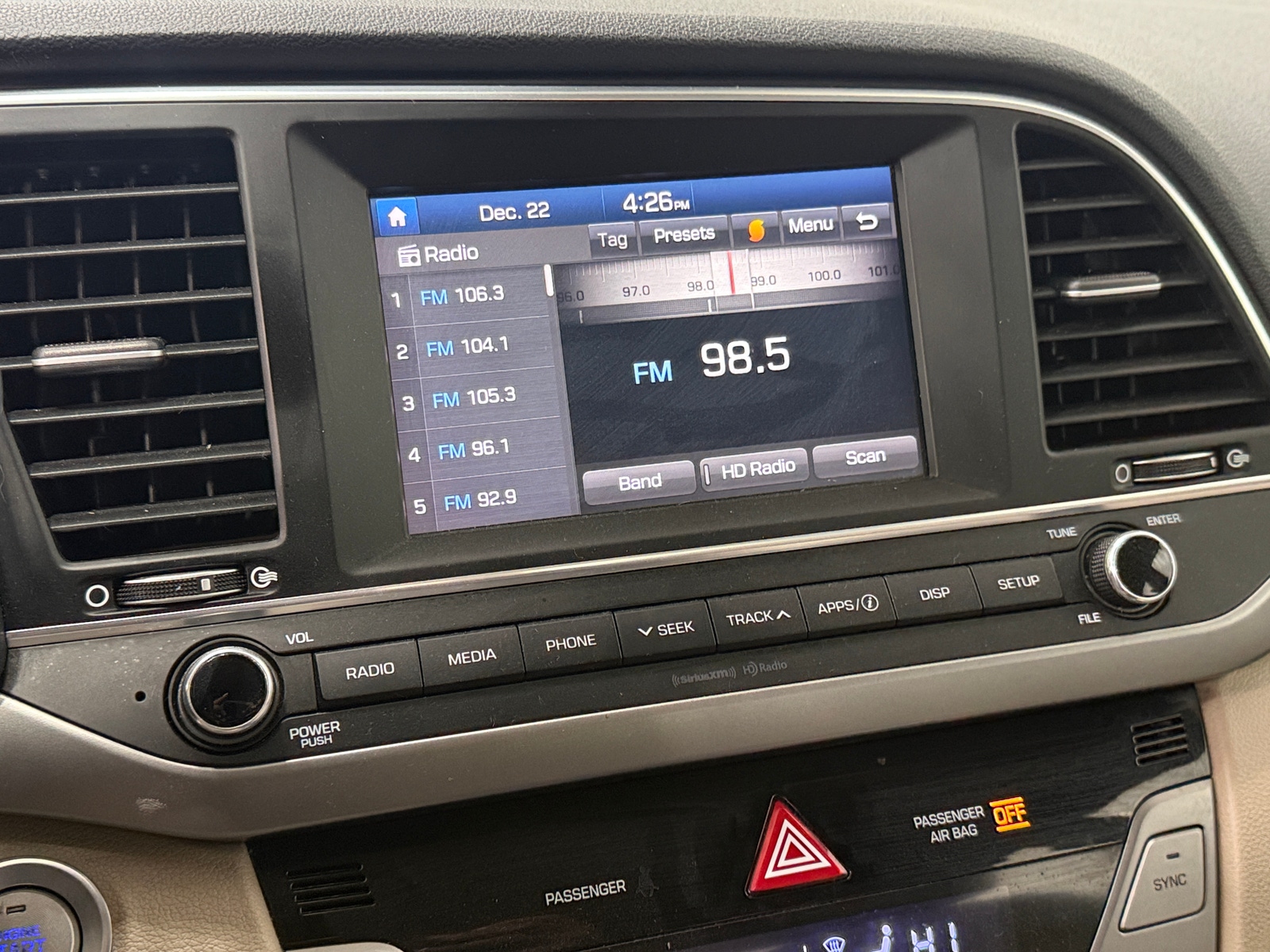 Thumbnail: 2017 Hyundai Elantra - 4