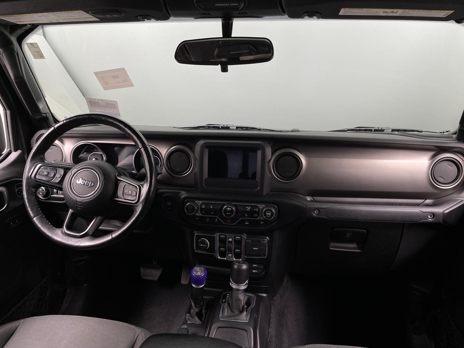 Thumbnail: 2020 Jeep Gladiator - 3